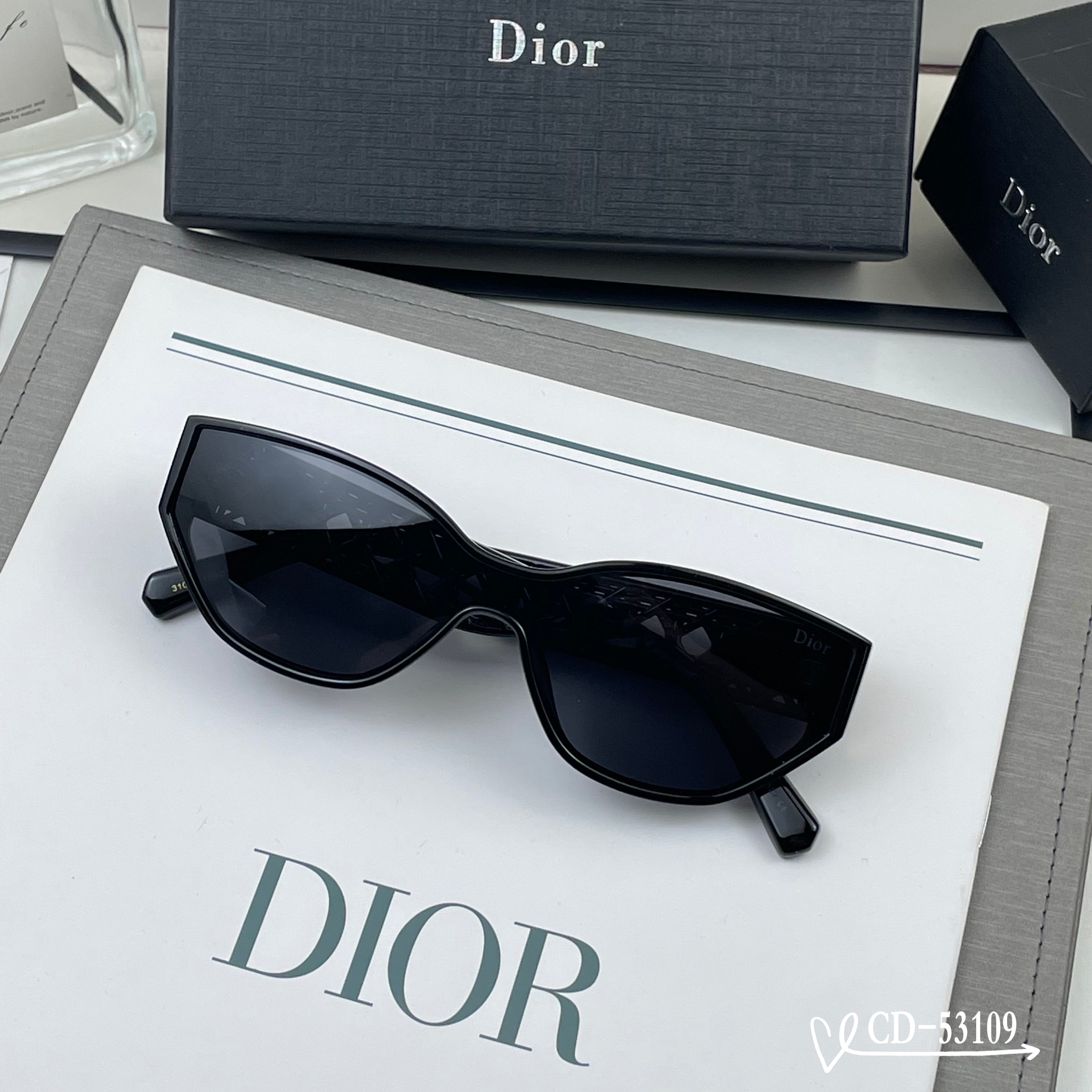 👓.【法国迪奥-DIOR】 🕶️.【宝丽来树脂偏光镜片】 ⭐️.【TR90镜架轻便佩戴舒适】 🌟.【si