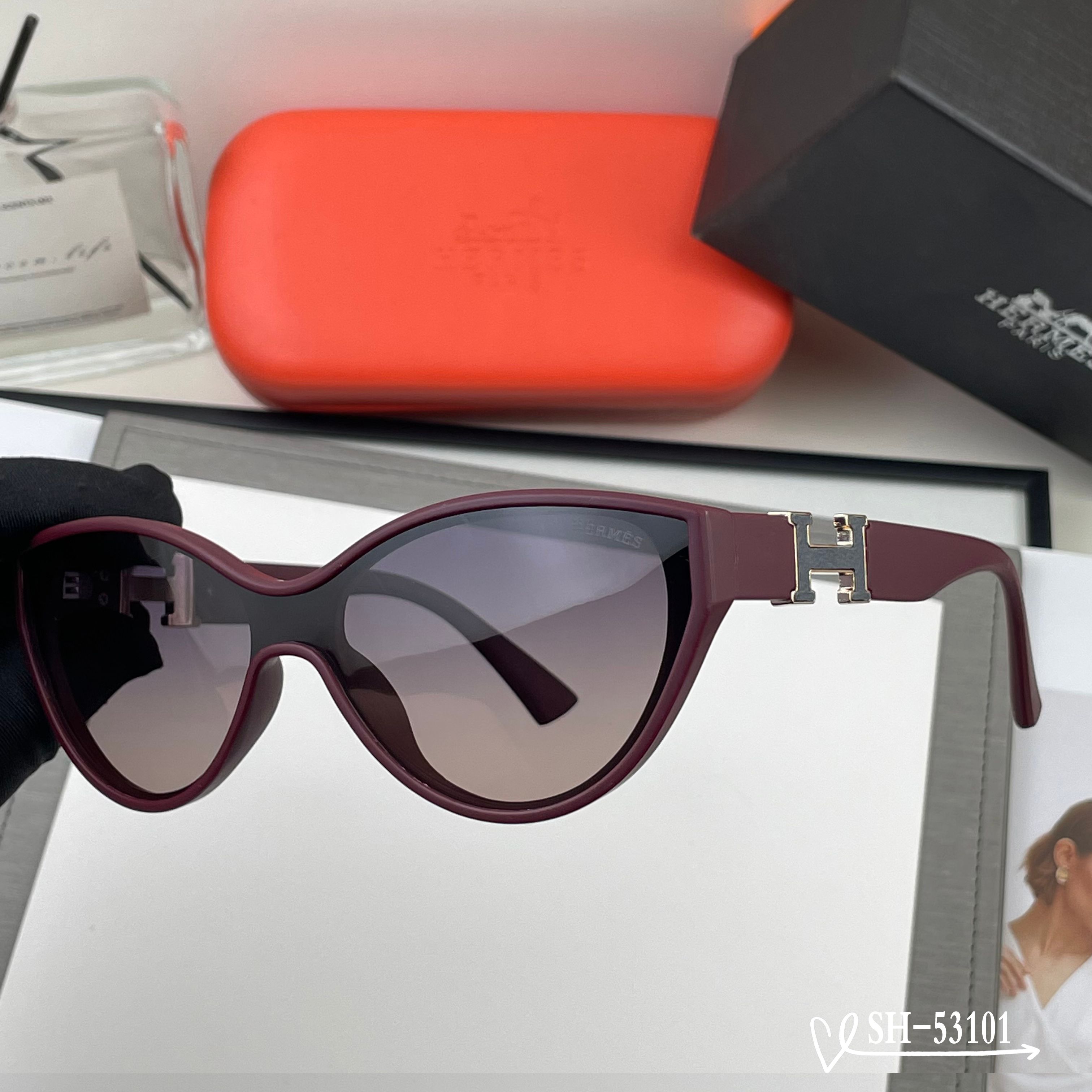 👓.【爱马仕-HERMES】 🕶.【宝丽来树脂偏光镜片】 ⭐️.【TR90镜架轻便佩戴舒适】 🌟.【si