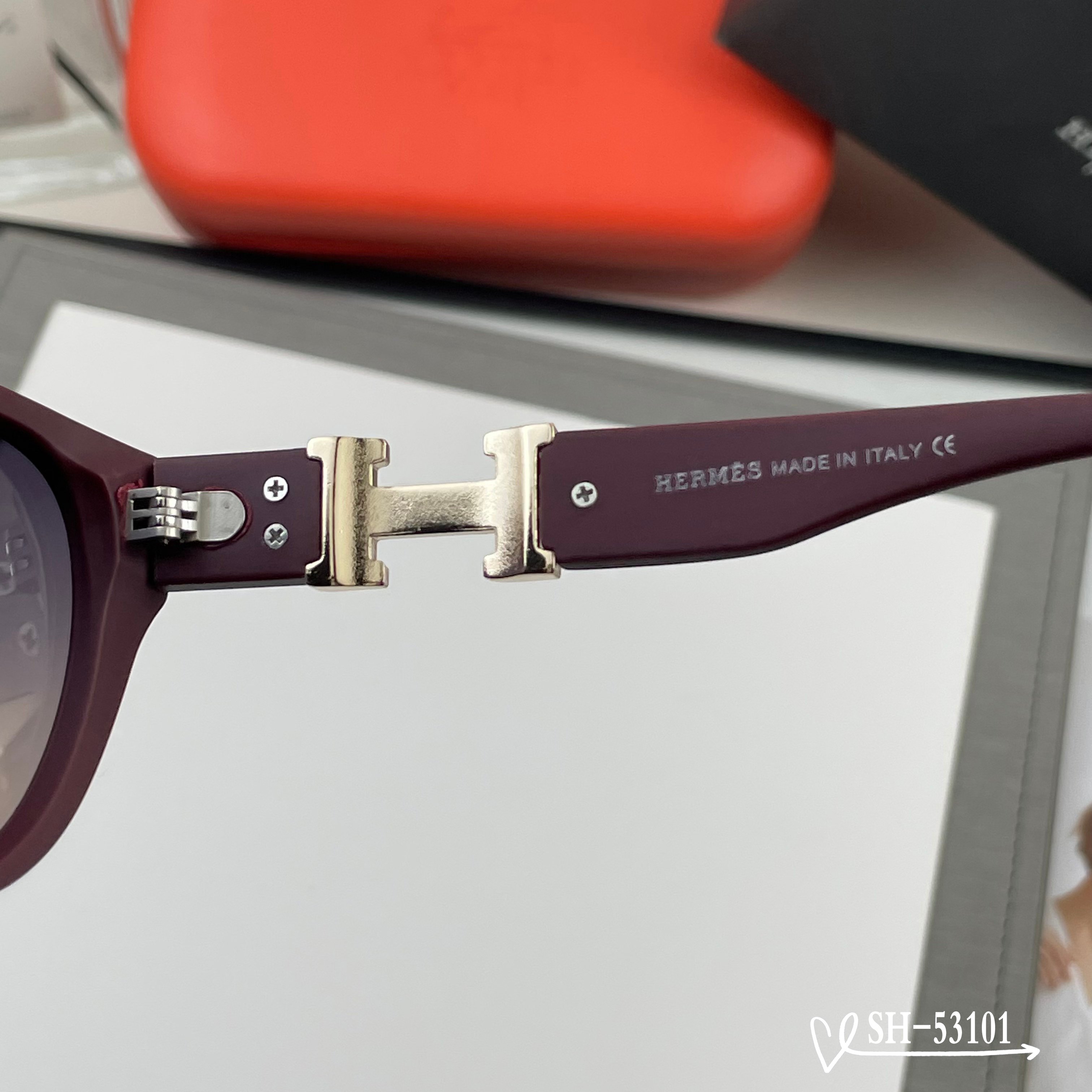 👓.【爱马仕-HERMES】 🕶.【宝丽来树脂偏光镜片】 ⭐️.【TR90镜架轻便佩戴舒适】 🌟.【si