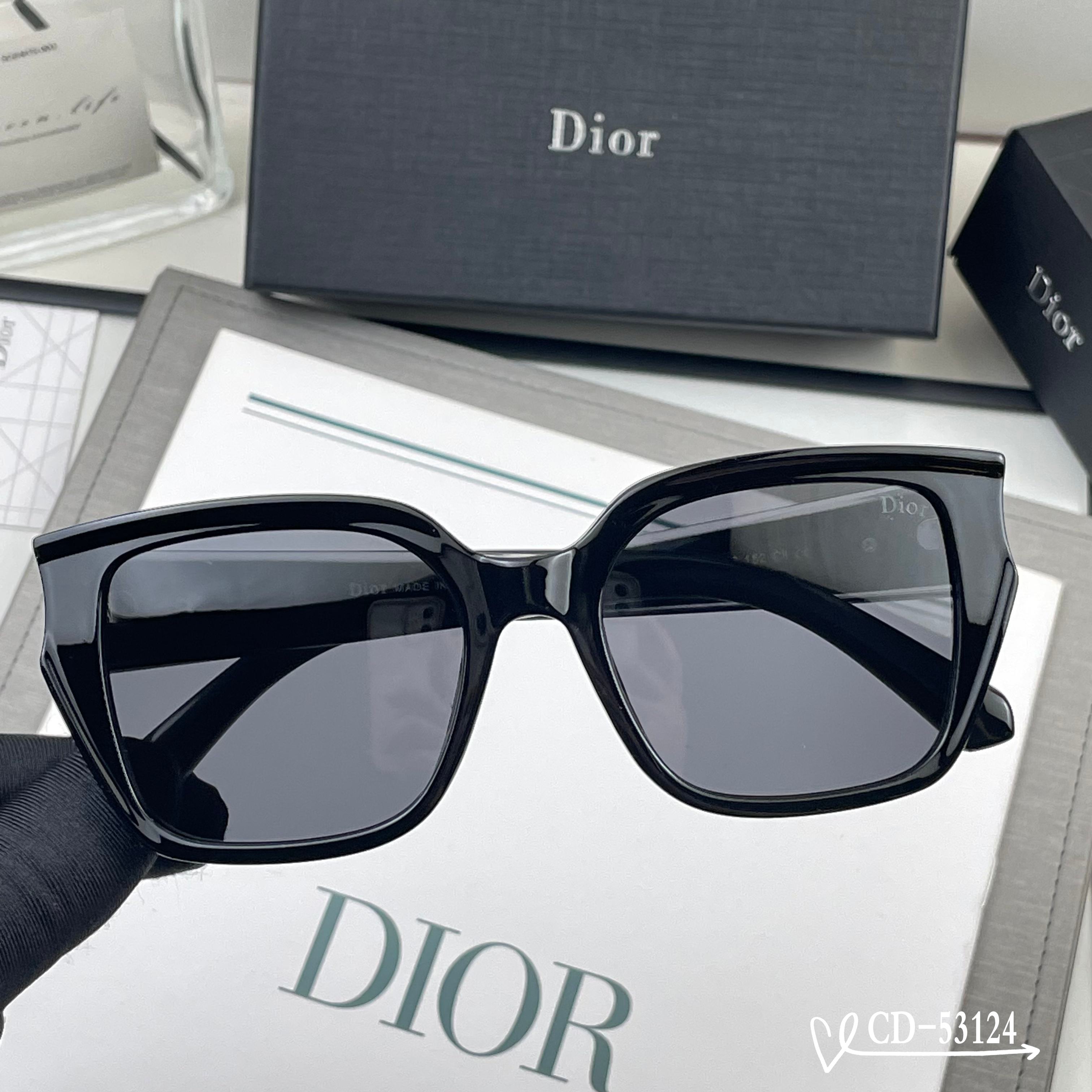👓.【法国迪奥-DIOR】 🕶️.【宝丽来树脂偏光镜片】 ⭐️.【TR90镜架轻便佩戴舒适】 🌟.【si