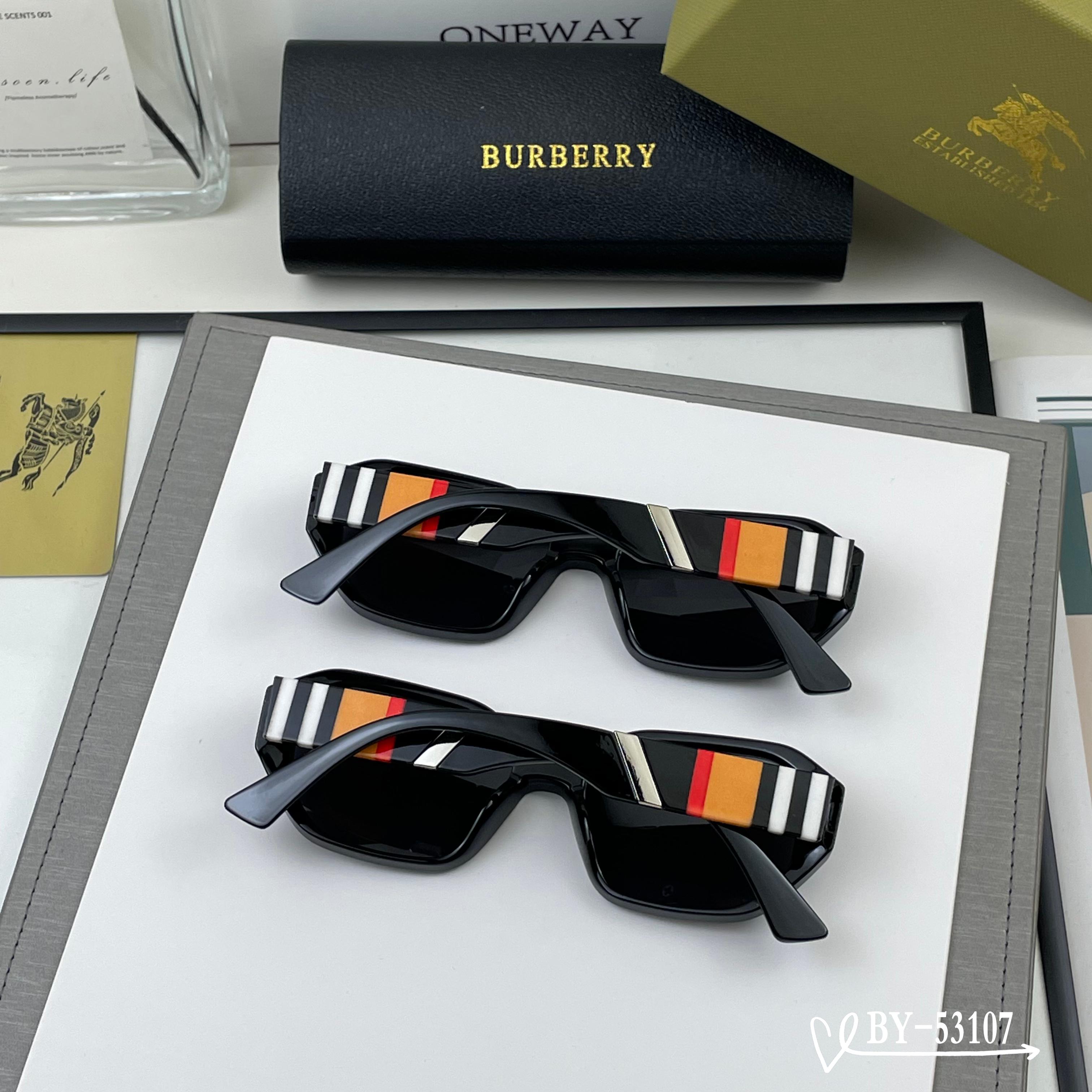 👓.【Burberry-巴宝莉】 🕶.【宝丽来树脂偏光镜片】 ⭐️ .【TR镜架轻便佩戴舒适】 🌟 .【