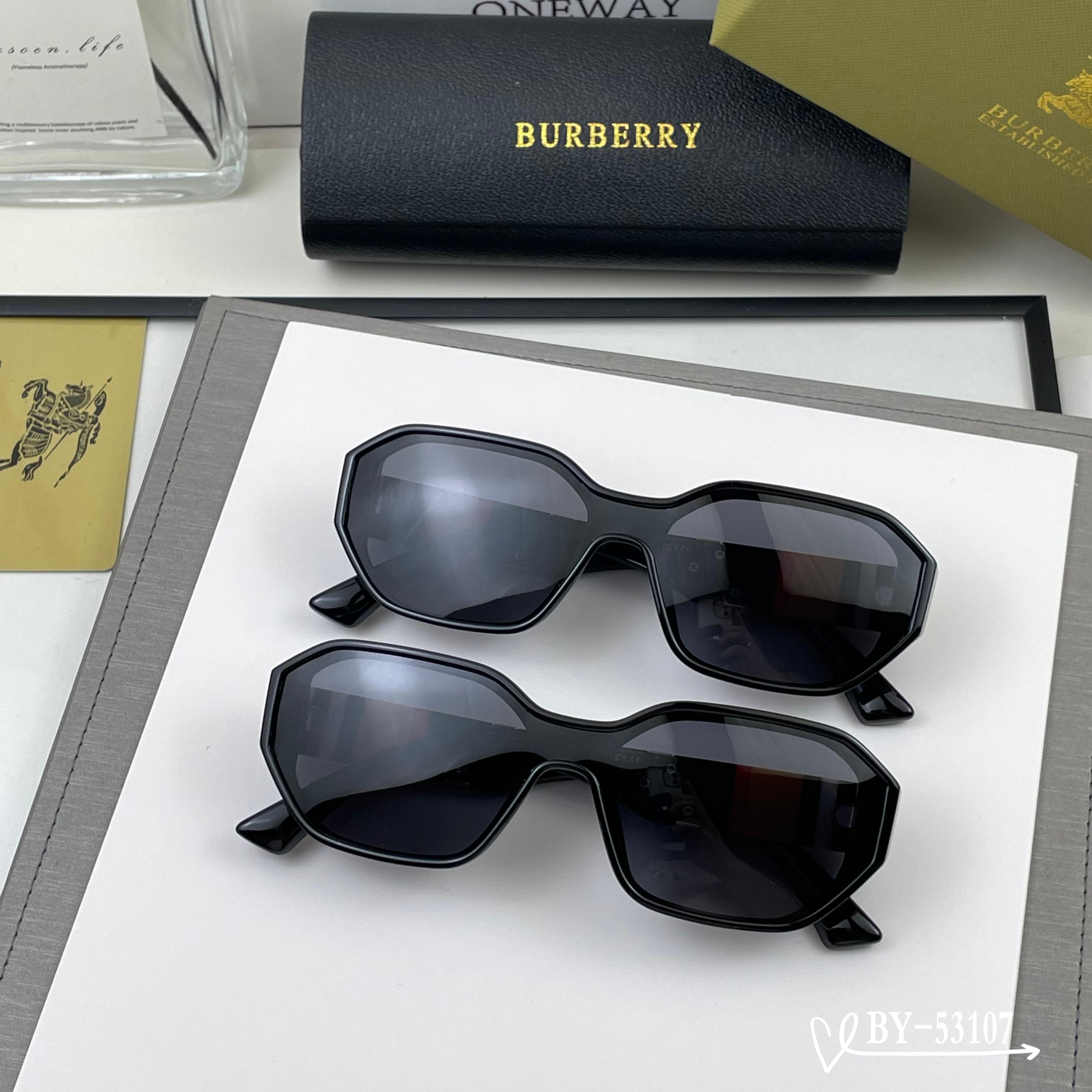 👓.【Burberry-巴宝莉】 🕶.【宝丽来树脂偏光镜片】 ⭐️ .【TR镜架轻便佩戴舒适】 🌟 .【