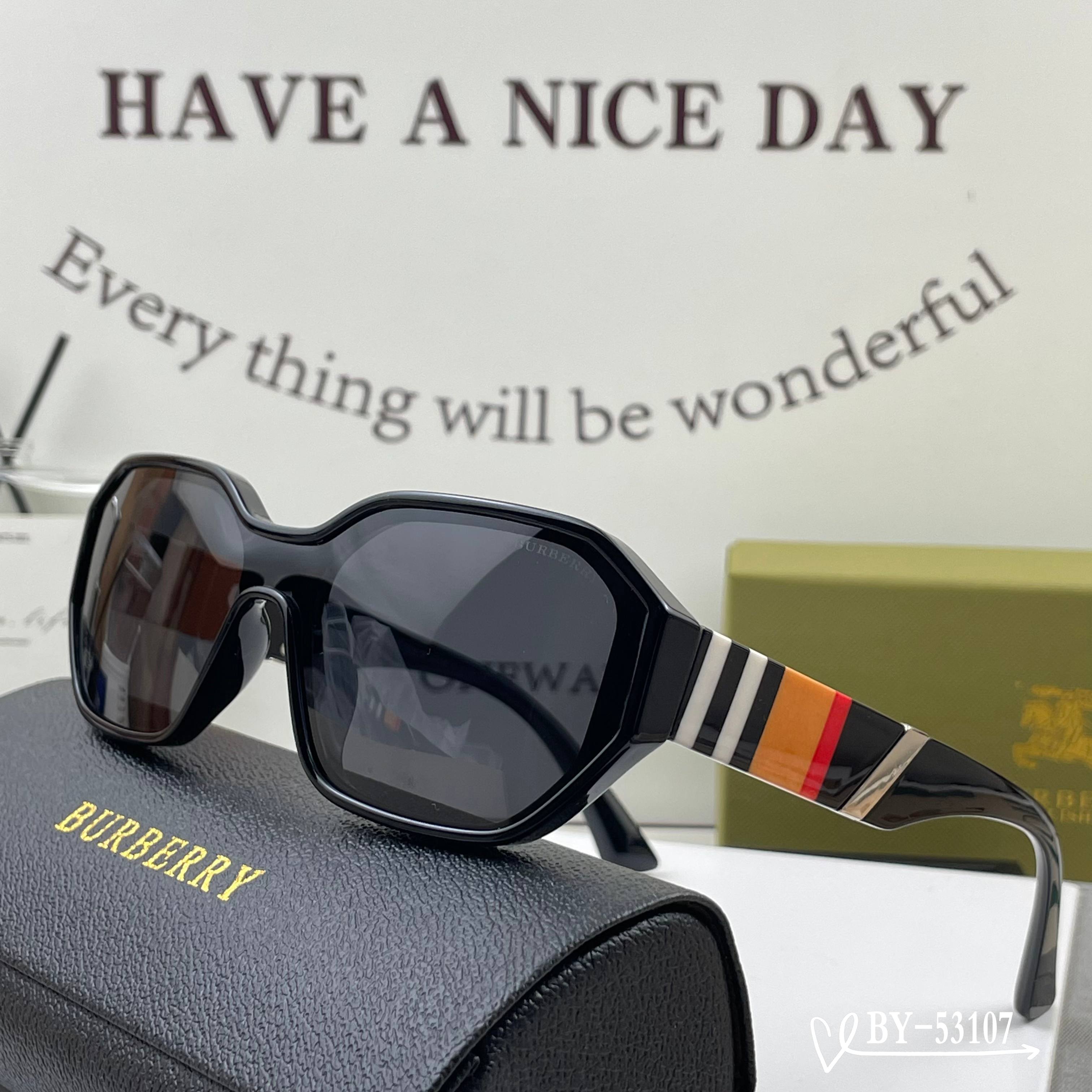 👓.【Burberry-巴宝莉】 🕶.【宝丽来树脂偏光镜片】 ⭐️ .【TR镜架轻便佩戴舒适】 🌟 .【