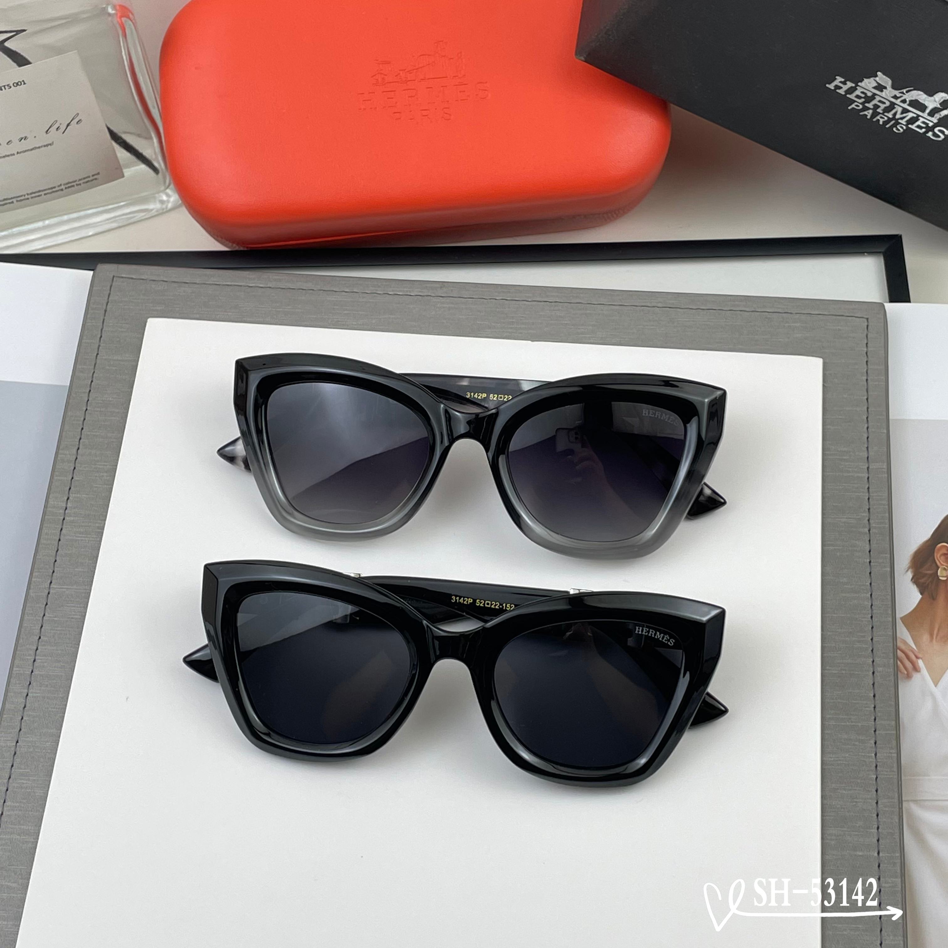 👓.【爱马仕-HERMES】 🕶.【宝丽来树脂偏光镜片】 ⭐️.【TR90镜架轻便佩戴舒适】 🌟.【si
