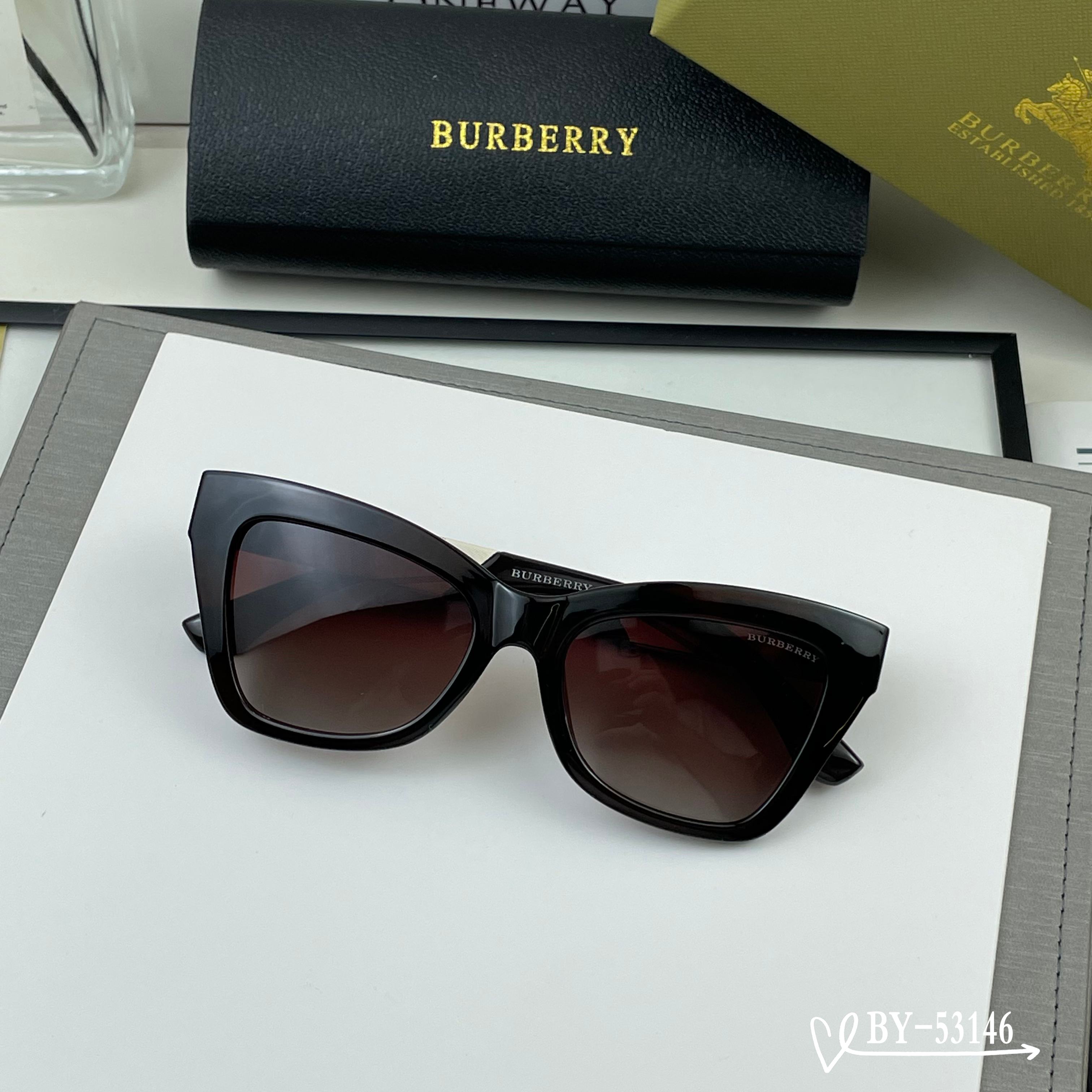 👓.【Burberry-巴宝莉】 🕶.【宝丽来树脂偏光镜片】 ⭐️ .【TR镜架轻便佩戴舒适】 🌟 .【