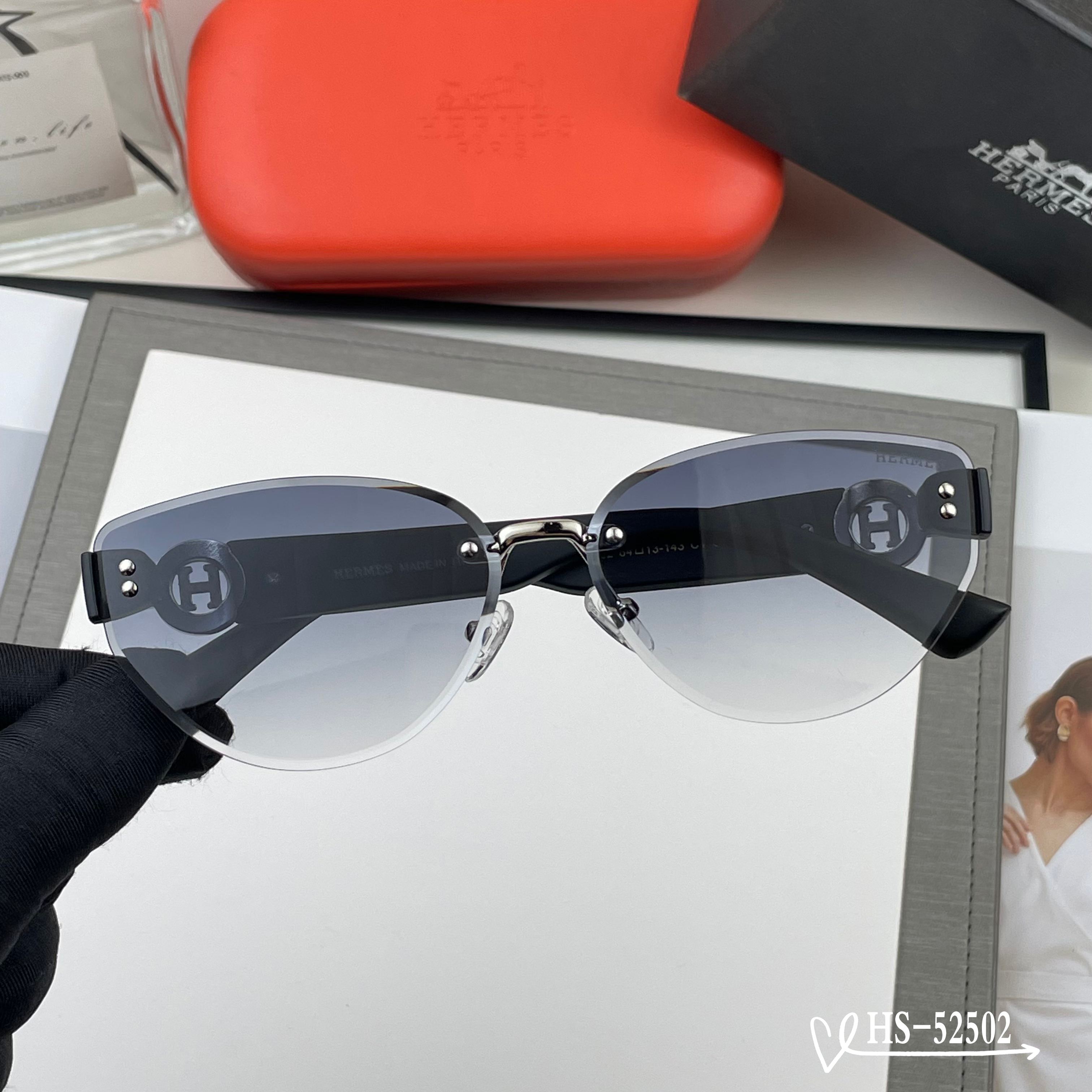 👓.【爱马仕-HERMES】 🕶.【宝丽来树脂偏光镜片】 ⭐️.【TR90镜架轻便佩戴舒适】 🌟.【si