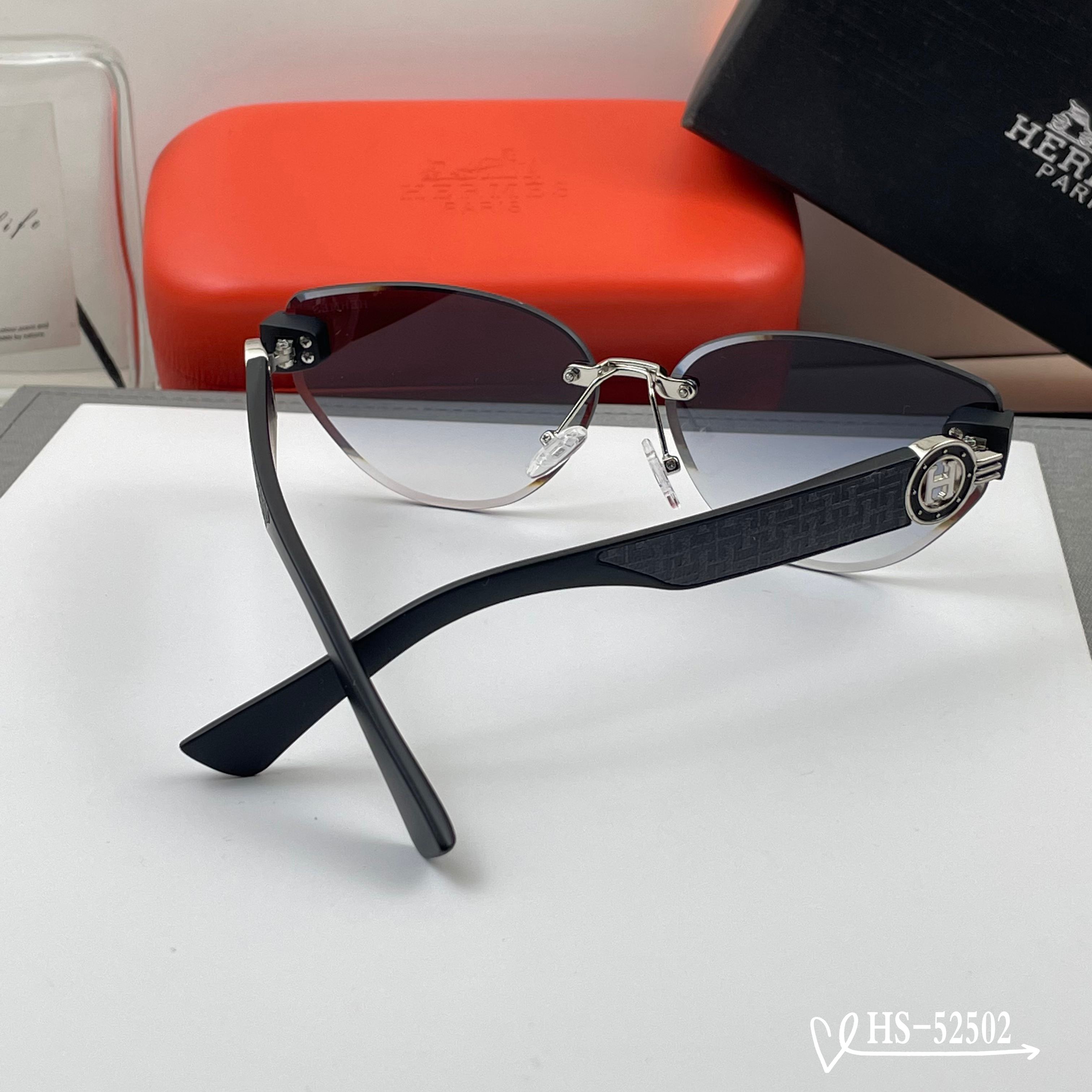 👓.【爱马仕-HERMES】 🕶.【宝丽来树脂偏光镜片】 ⭐️.【TR90镜架轻便佩戴舒适】 🌟.【si