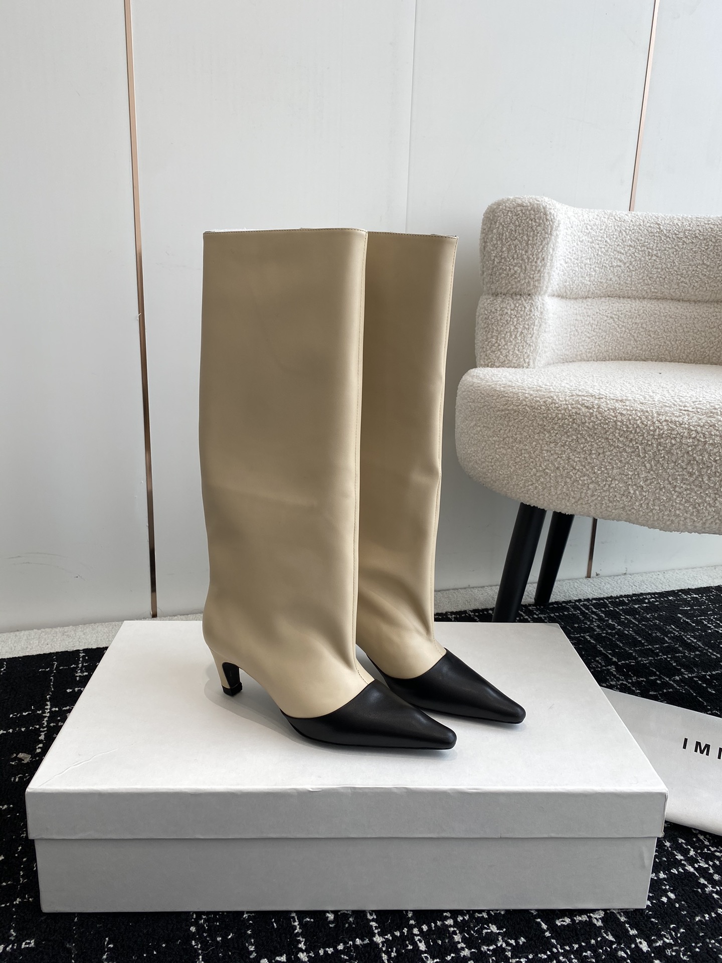 Fashionable Immi 2023: Glamorous Substitutes with Unique Design and Italian Craftsmanship