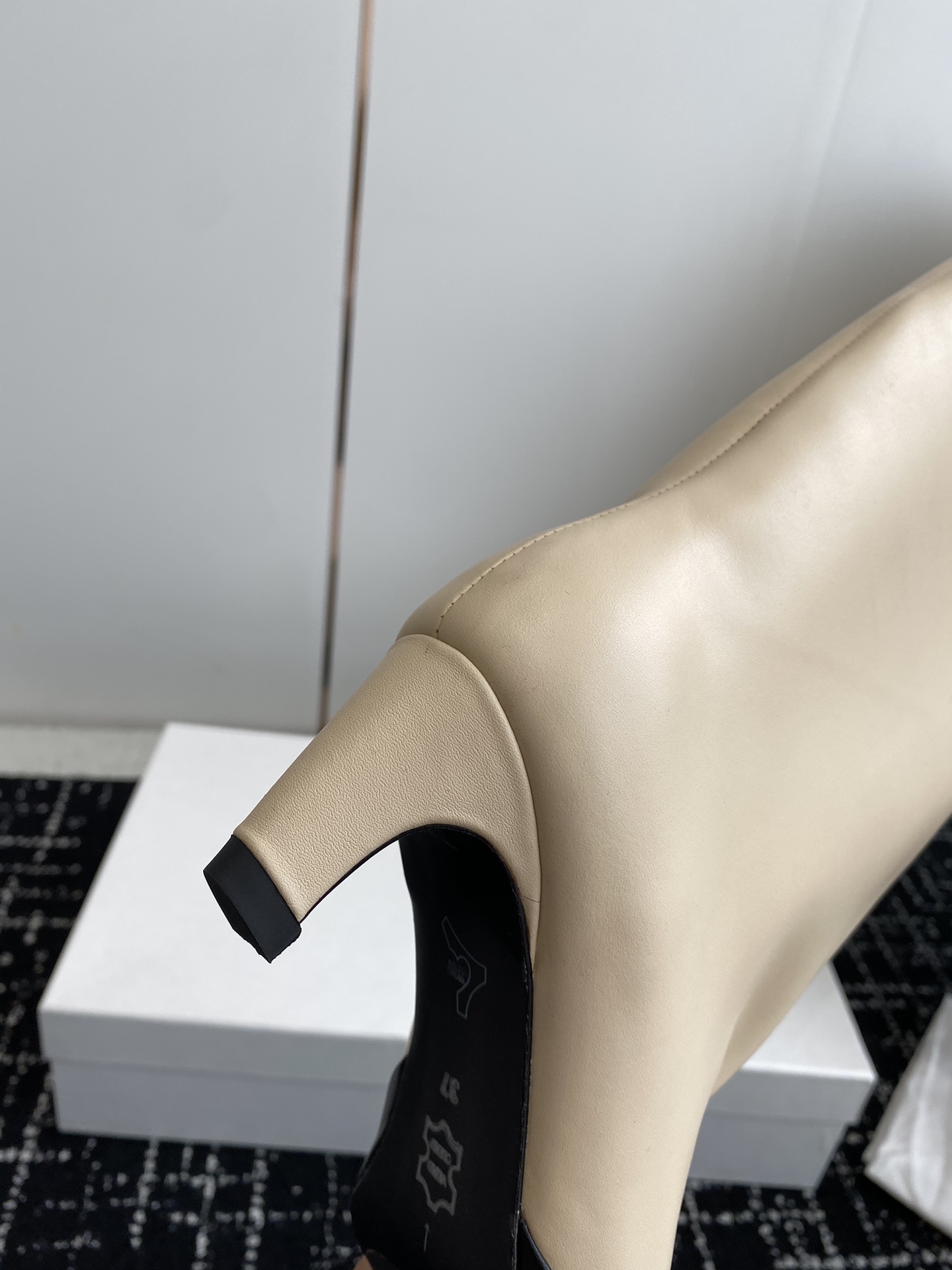 Fashionable Immi 2023: Glamorous Substitutes with Unique Design and Italian Craftsmanship - 图片 6