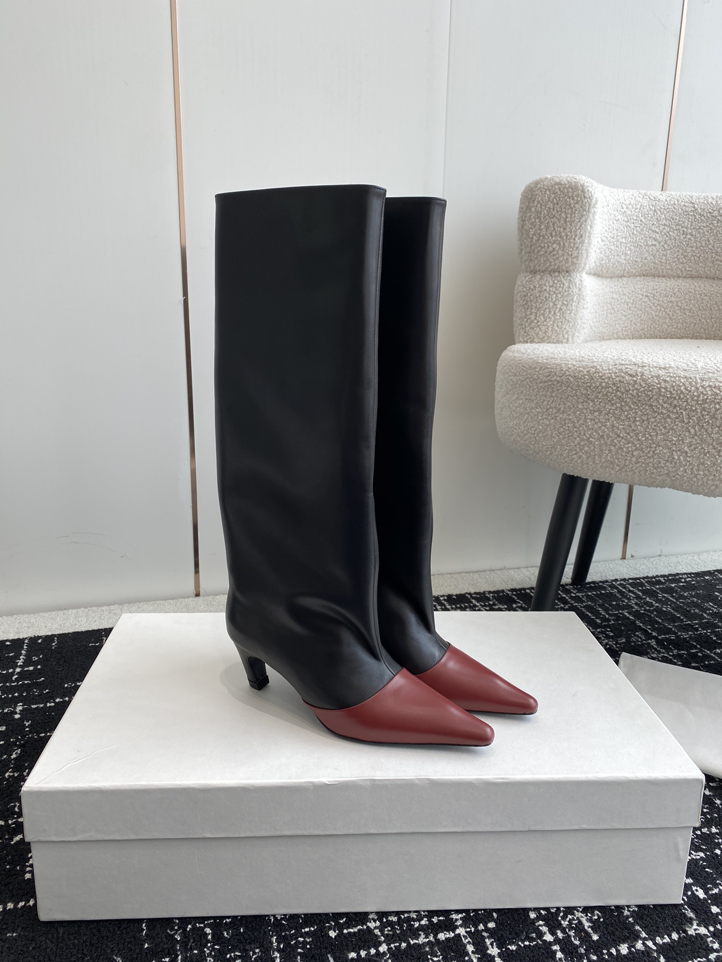 Fashionable ImmI 2023: Glamorous Cat & Pointy Boots Collection, 1:1 Prototype, Italian Platinum Bottom