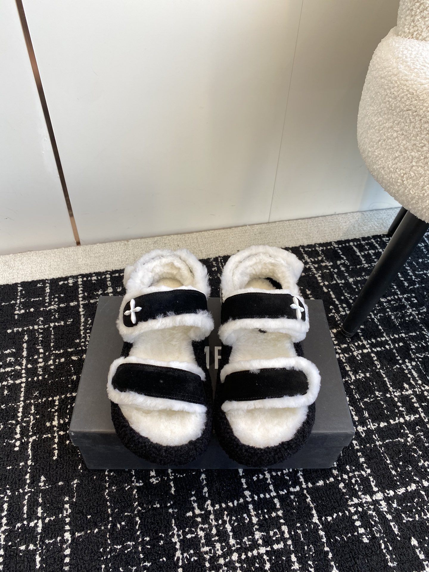 Substitute level 650 SMFK hairy sandals, with socks, it’s pretty hot, cute, stylish designs. Size: #35-40 - 图片 9