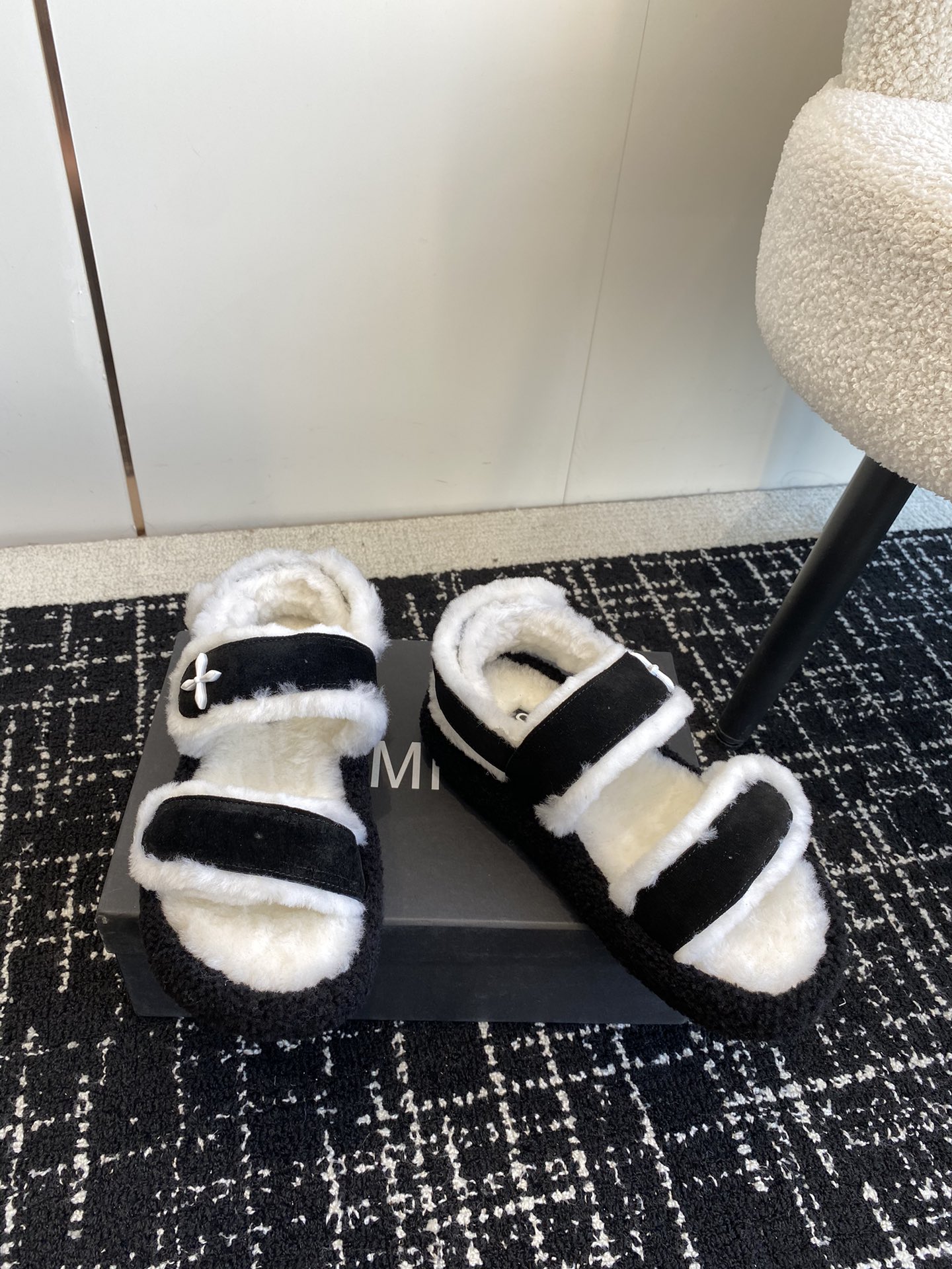 Substitute level 650 SMFK hairy sandals, with socks, it’s pretty hot, cute, stylish designs. Size: #35-40 - 图片 2