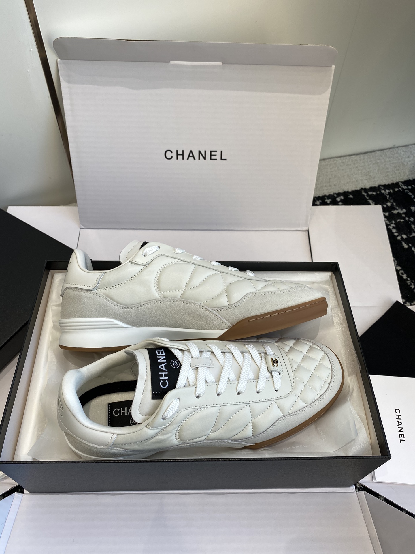 东莞最有流量的棒球鞋CHANEL小香这双鞋谁穿谁夸!杨幂同款Chanel23s棒球鞋永远可以相信幂姐的眼