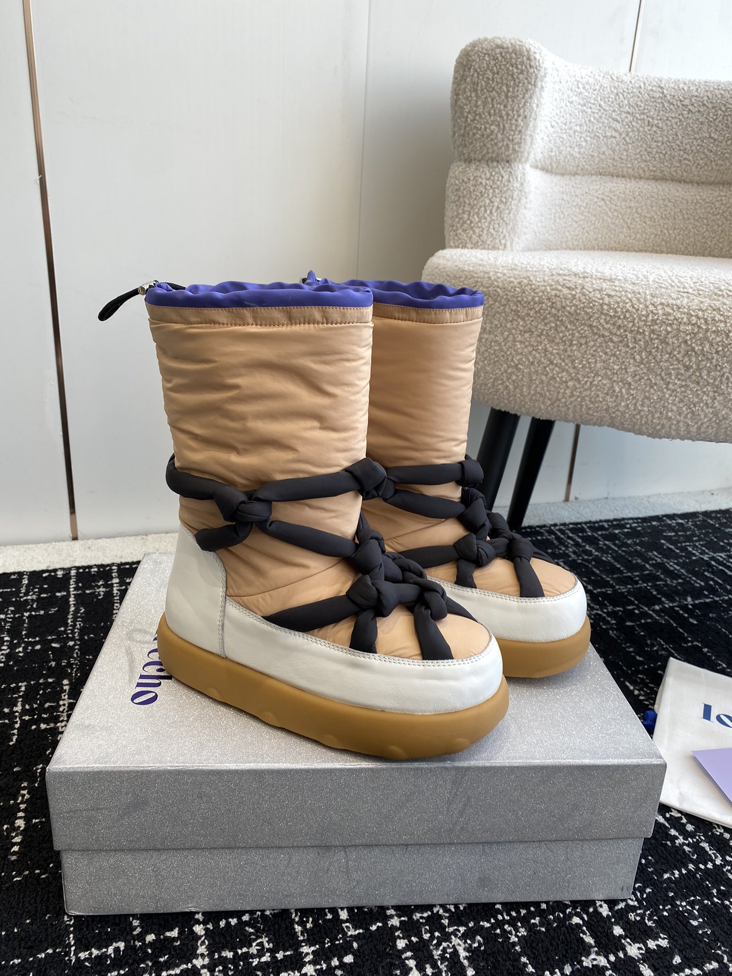 Unique Snow Boots Series by Substitute: Stylish Design from Small Designers with Custom Leather and Wool. - 图片 2
