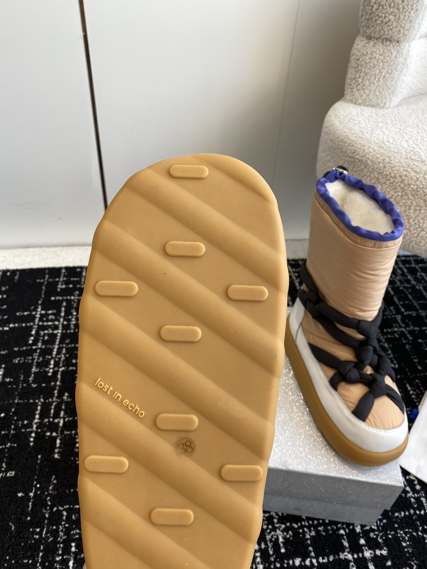 Unique Snow Boots Series by Substitute: Stylish Design from Small Designers with Custom Leather and Wool. - 图片 9