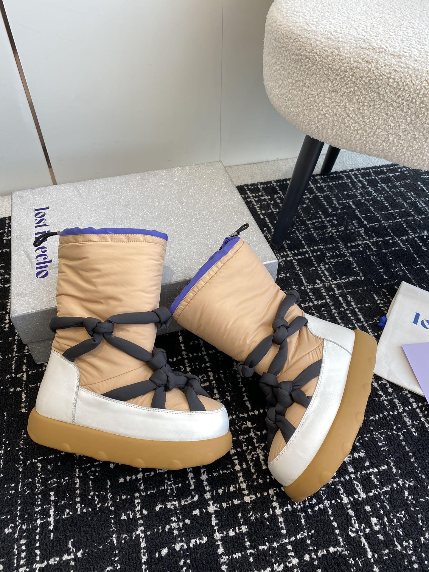 Unique Snow Boots Series by Substitute: Stylish Design from Small Designers with Custom Leather and Wool. - 图片 5