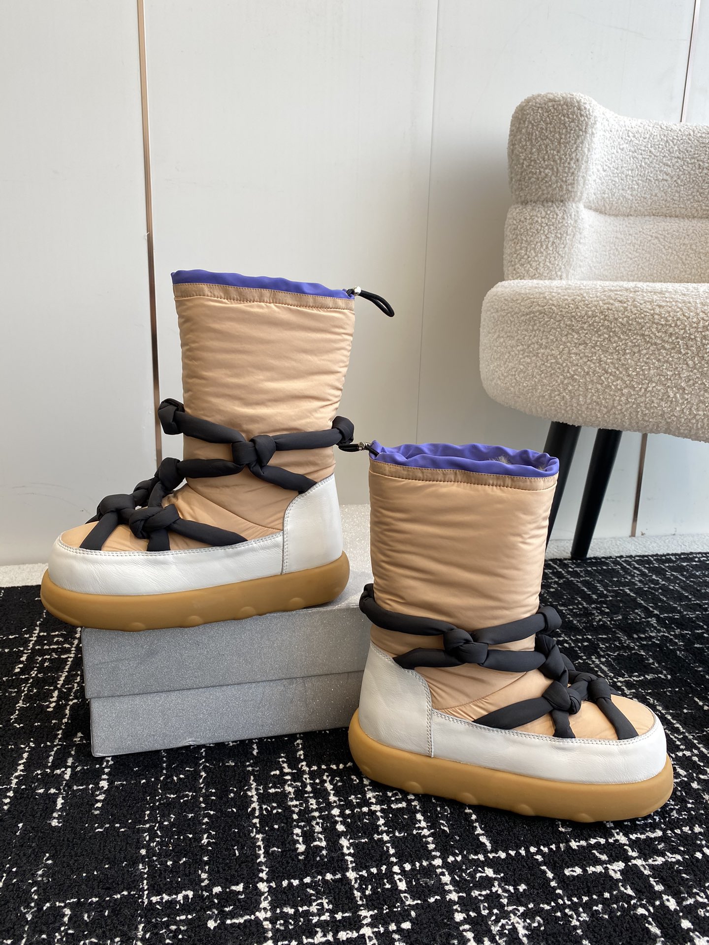 Unique Snow Boots Series by Substitute: Stylish Design from Small Designers with Custom Leather and Wool. - 图片 6