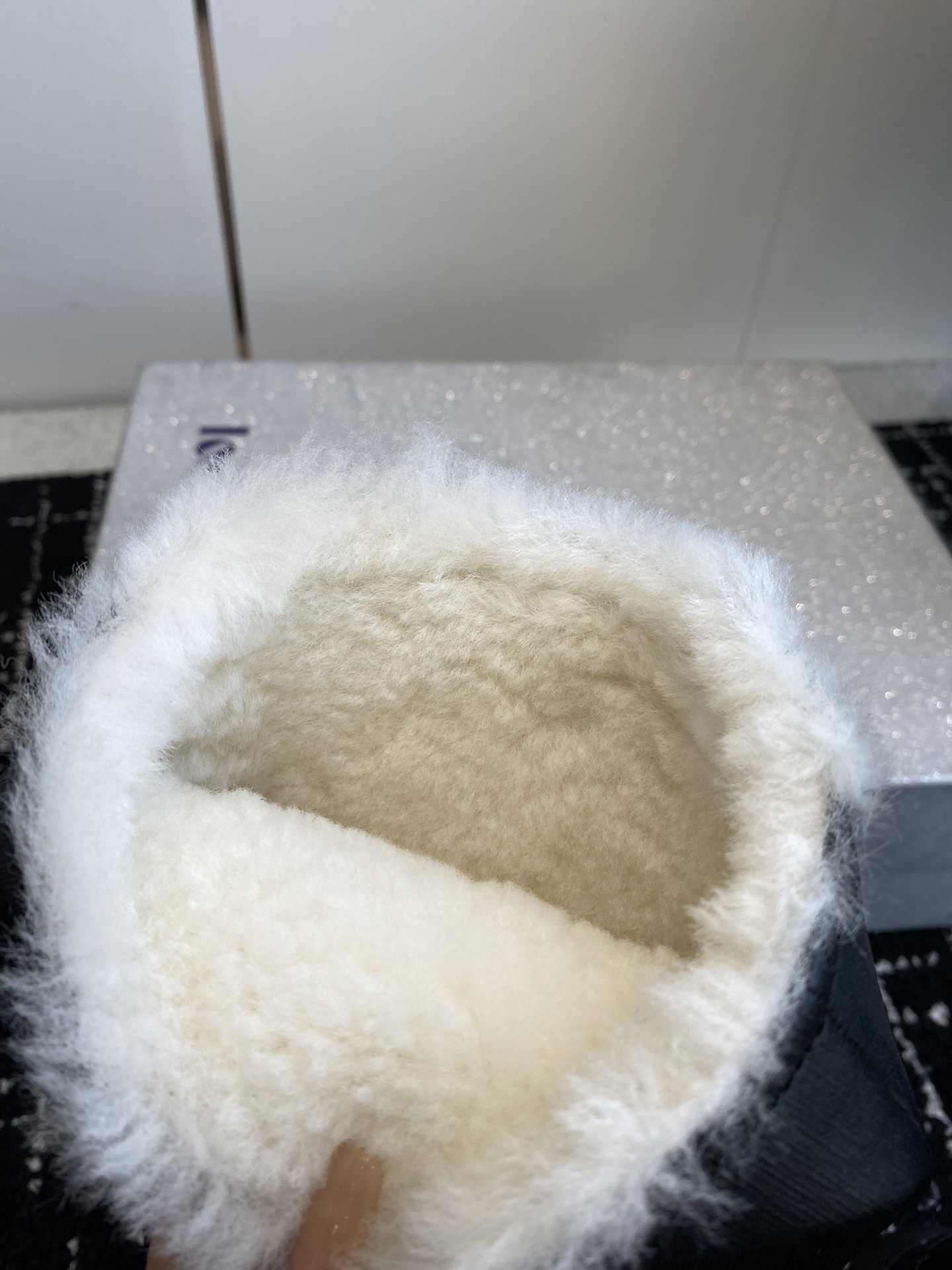 Unique Snow Boots Series by Substitute: Handcrafted with Fine Leather and Pure Wool - 图片 8