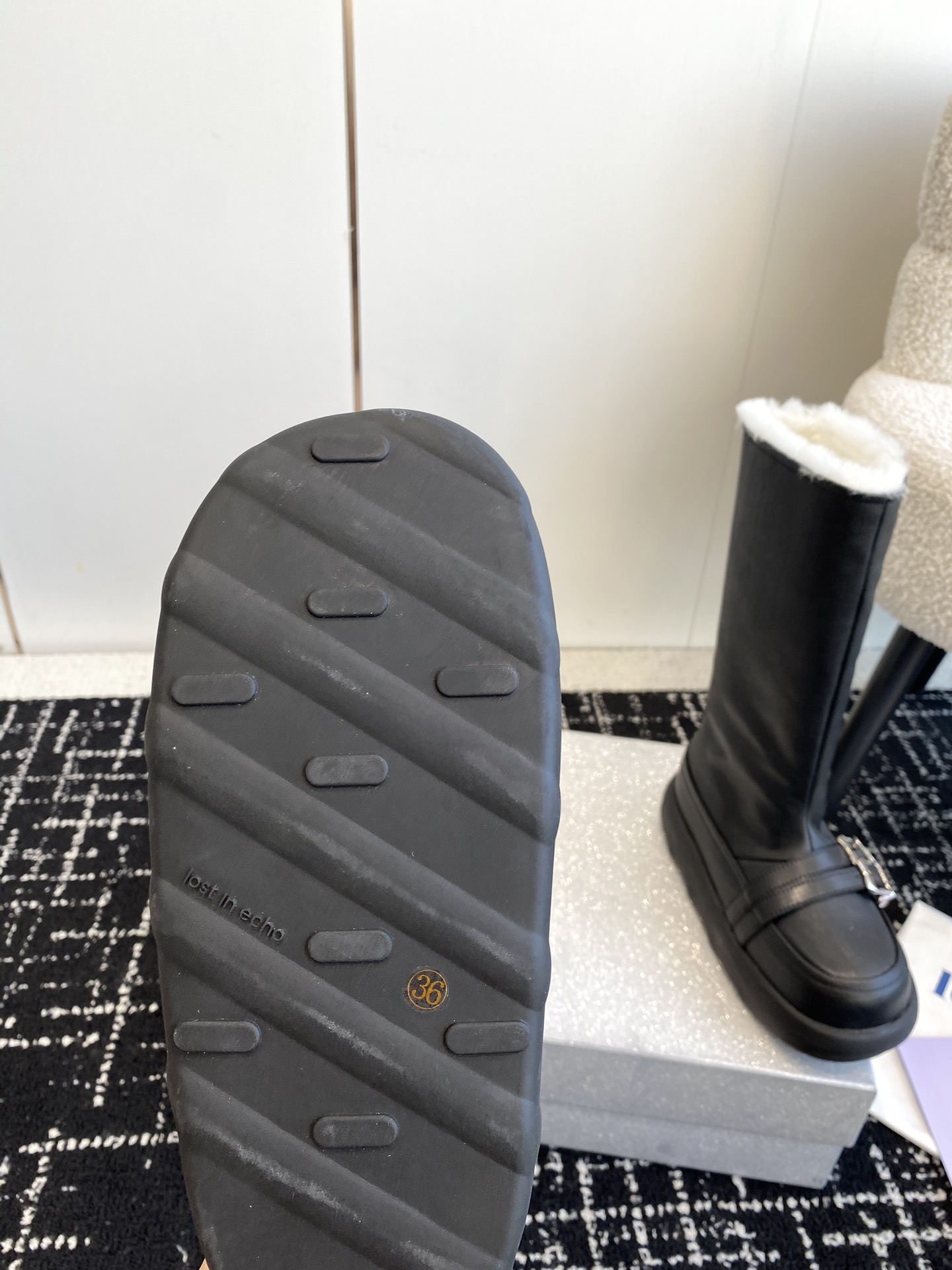 Unique Snow Boots Series by Substitute: Handcrafted with Fine Leather and Pure Wool - 图片 9