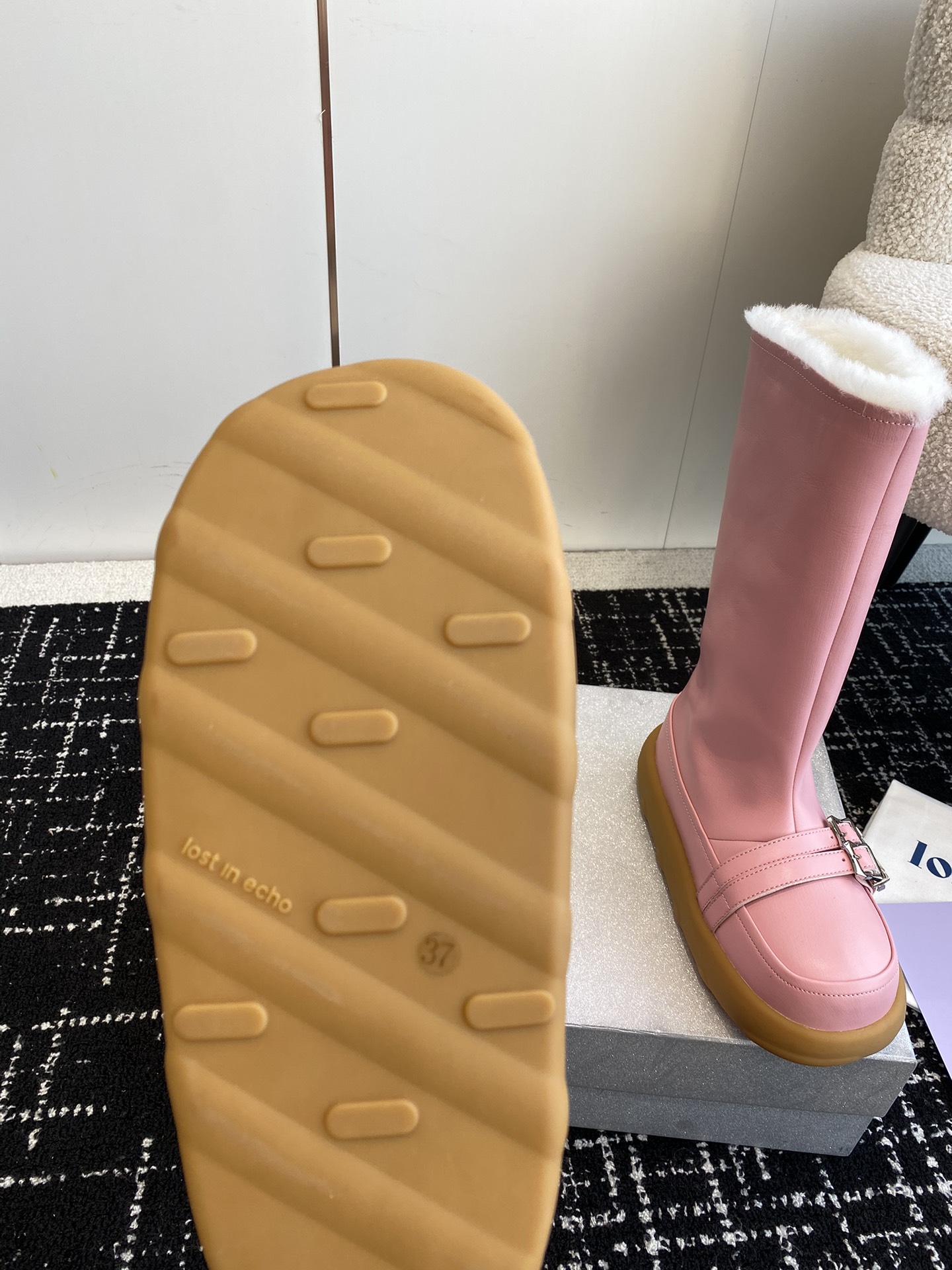Luxury Snow Boots Series by Substitute: Unique Design, Premium Materials, and Classic Appeal - 图片 9