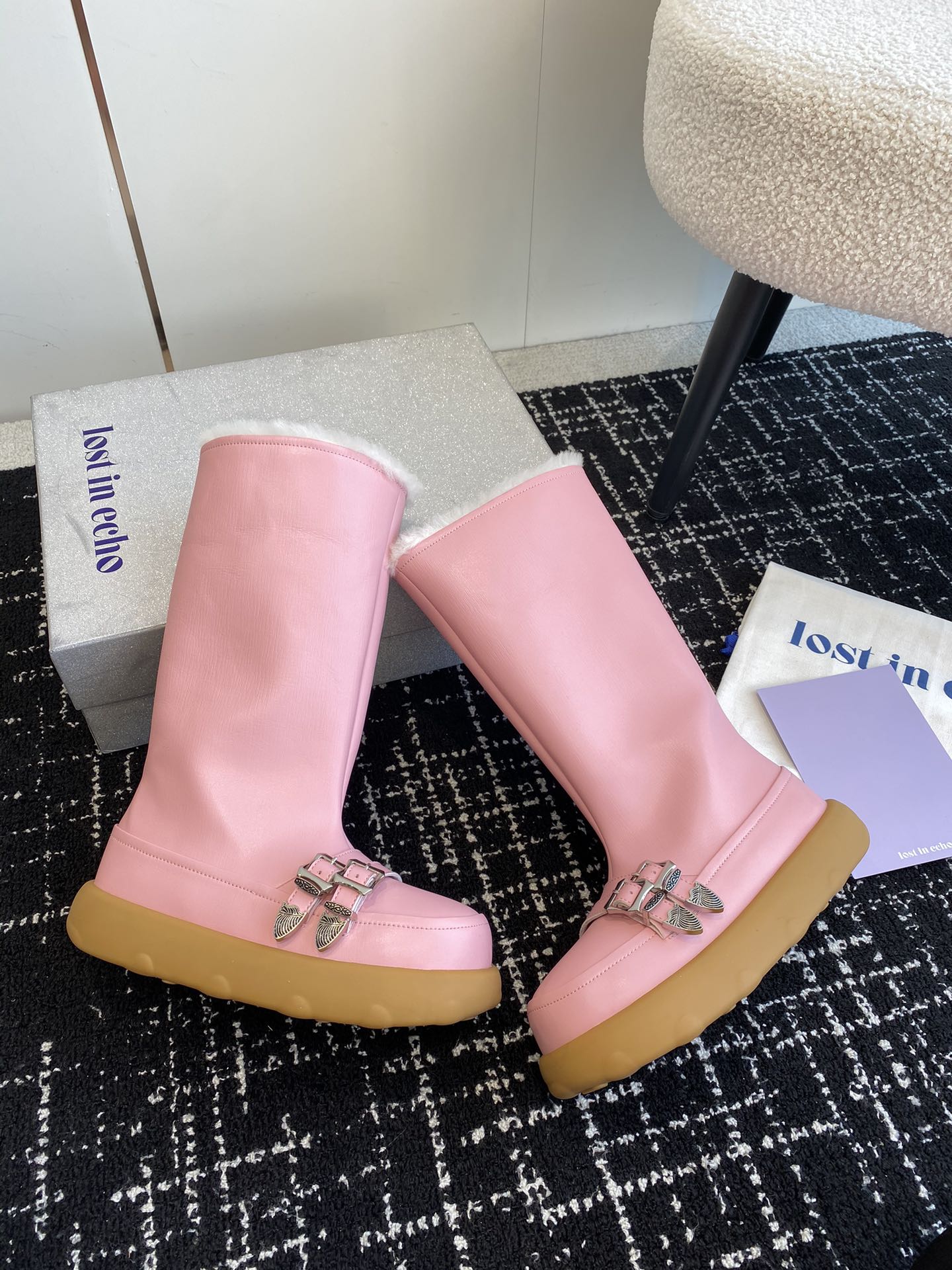 Luxury Snow Boots Series by Substitute: Unique Design, Premium Materials, and Classic Appeal - 图片 4