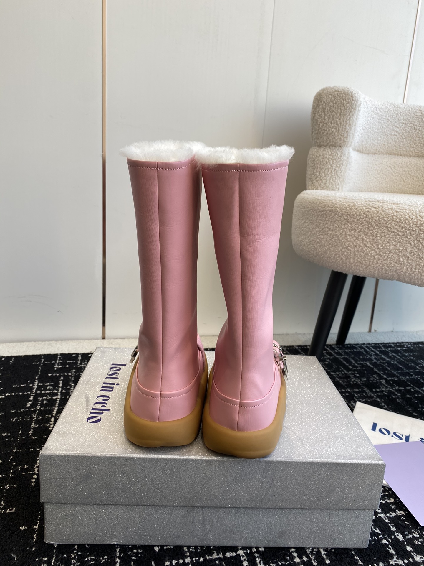 Luxury Snow Boots Series by Substitute: Unique Design, Premium Materials, and Classic Appeal - 图片 8