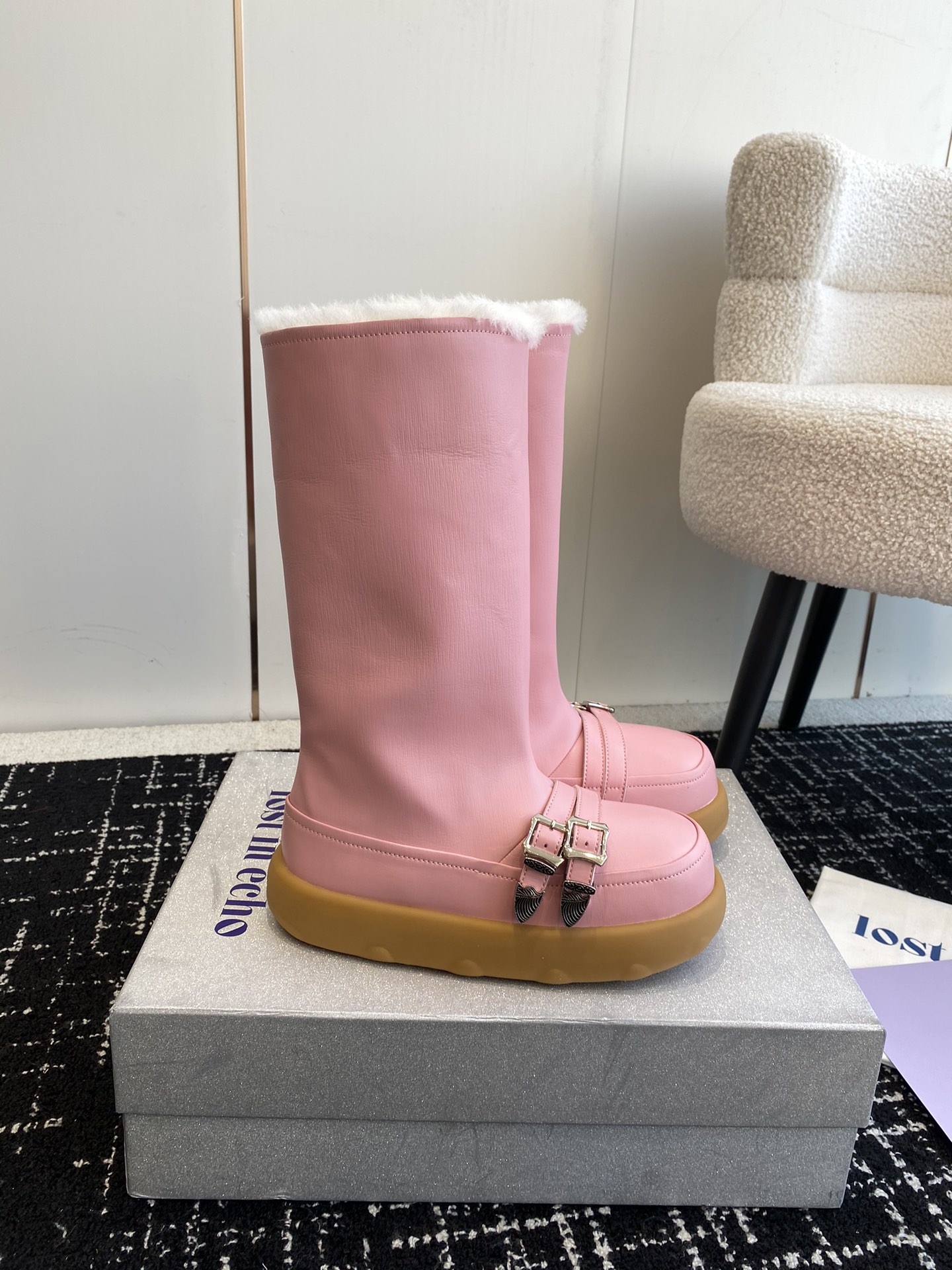 Luxury Snow Boots Series by Substitute: Unique Design, Premium Materials, and Classic Appeal - 图片 2