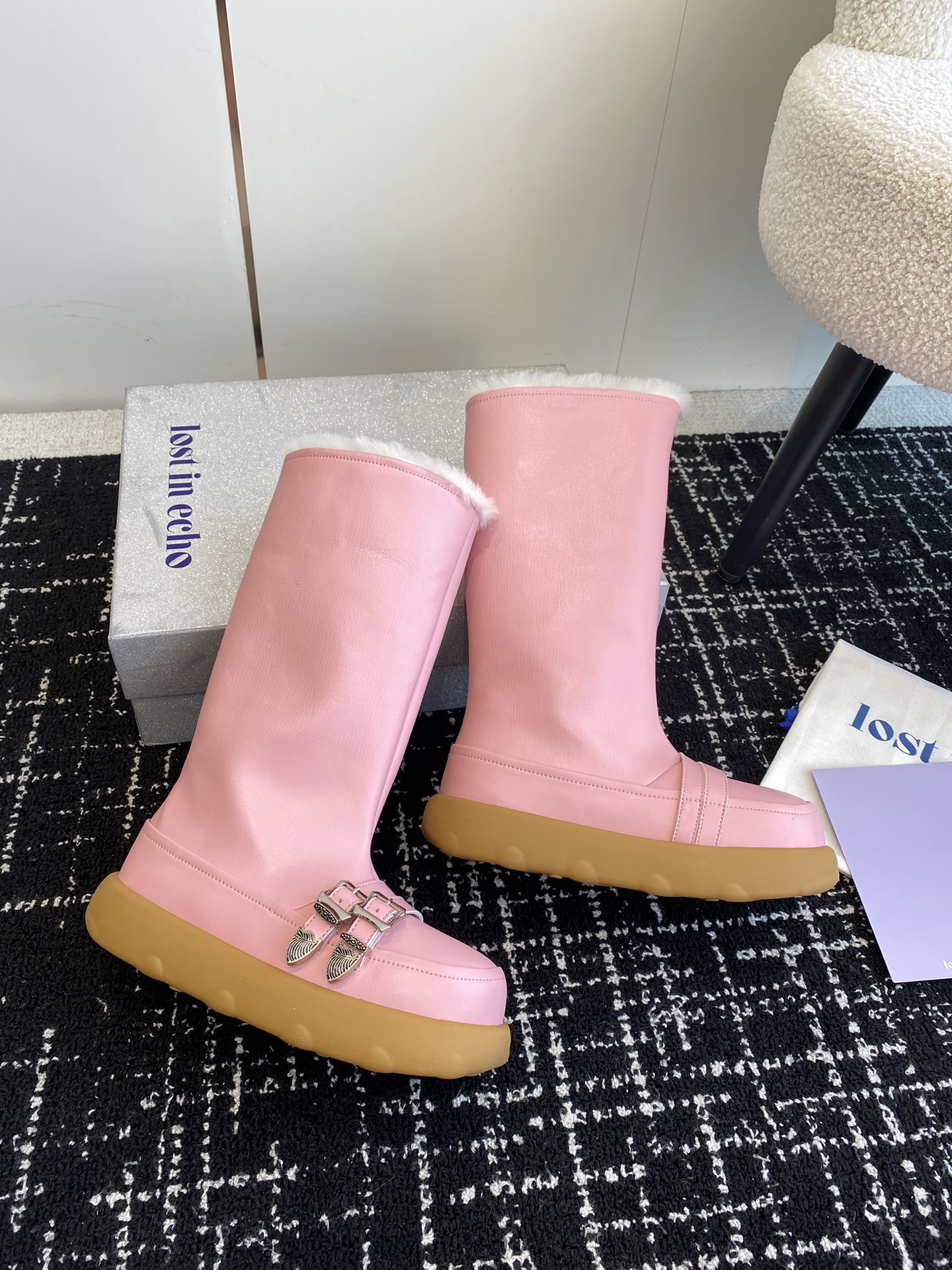 Luxury Snow Boots Series by Substitute: Unique Design, Premium Materials, and Classic Appeal - 图片 3