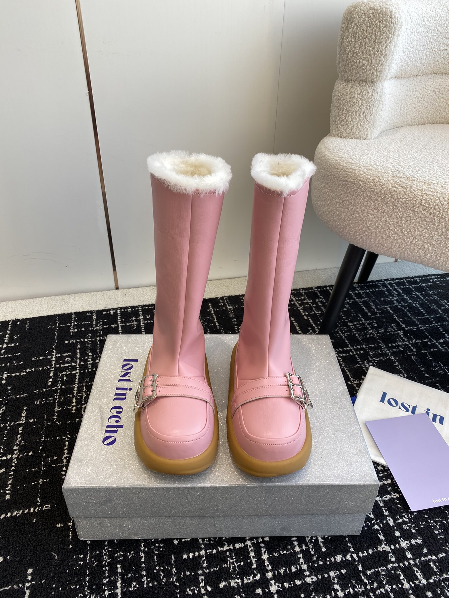 Luxury Snow Boots Series by Substitute: Unique Design, Premium Materials, and Classic Appeal