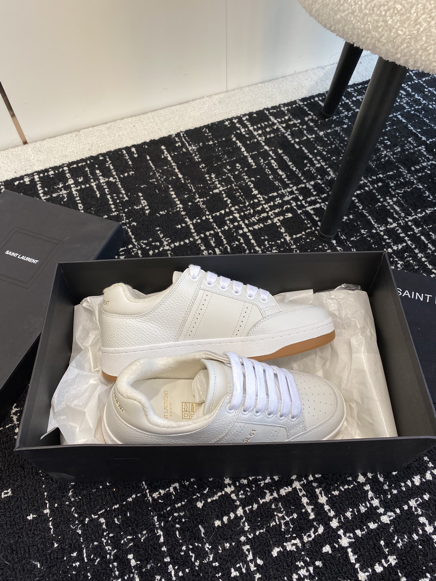 SAINT LAURENT White Low-Band Sneakers Review - 图片 6