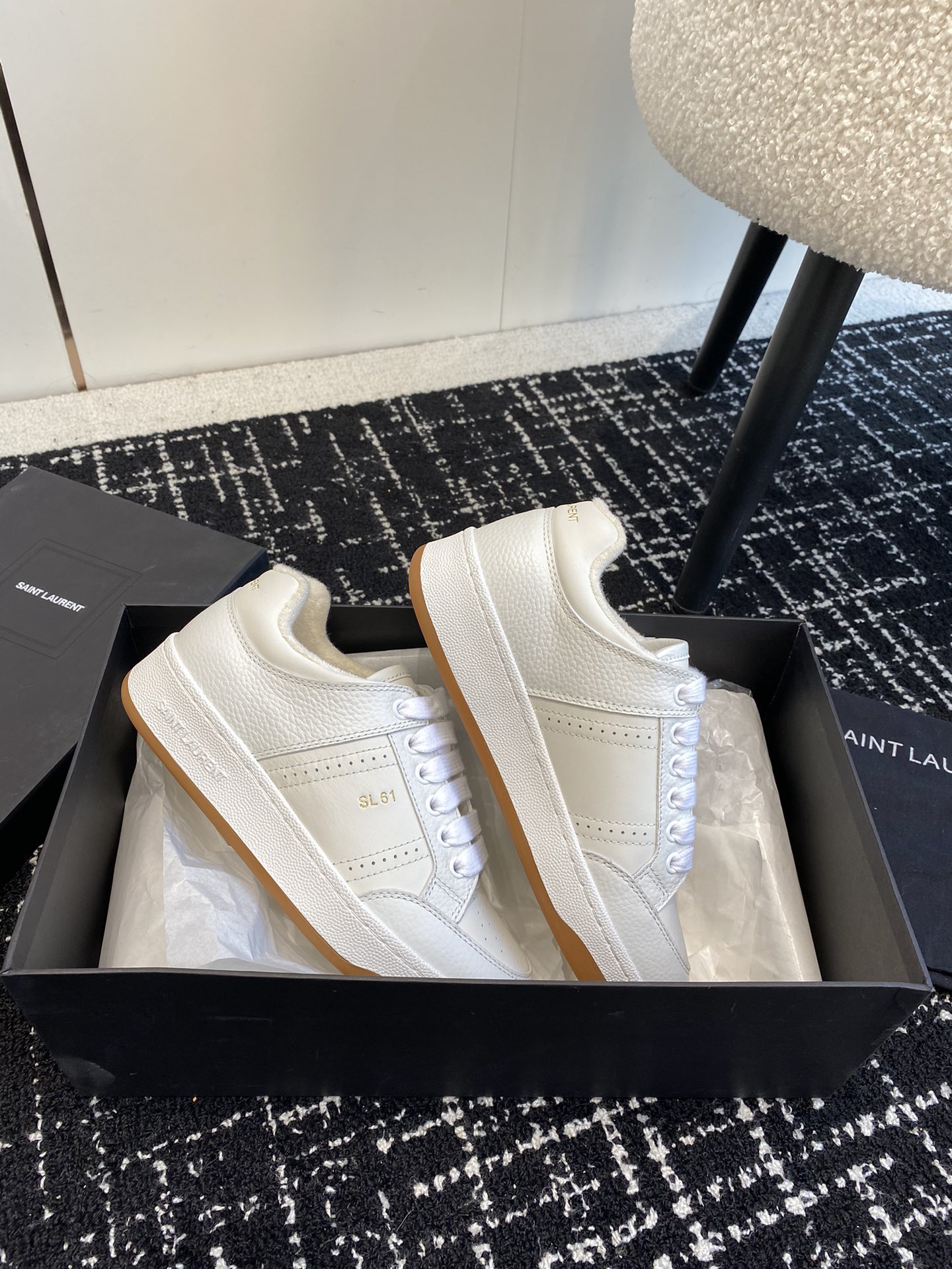 SAINT LAURENT White Low-Band Sneakers Review - 图片 5