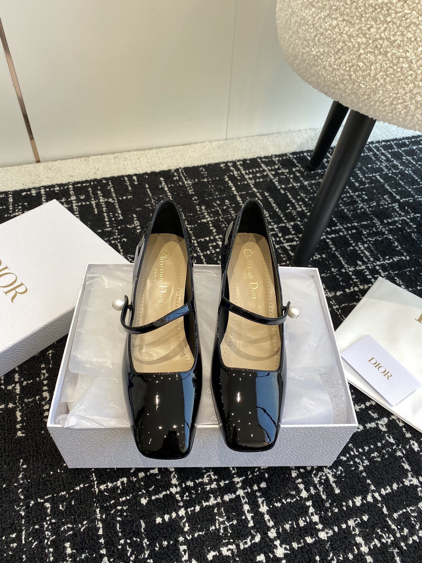 Dior迪奥2023新季圆跟玛丽珍方头单鞋新款Spectadior芭蕾高跟鞋于发布秀精彩亮相重新诠释经典