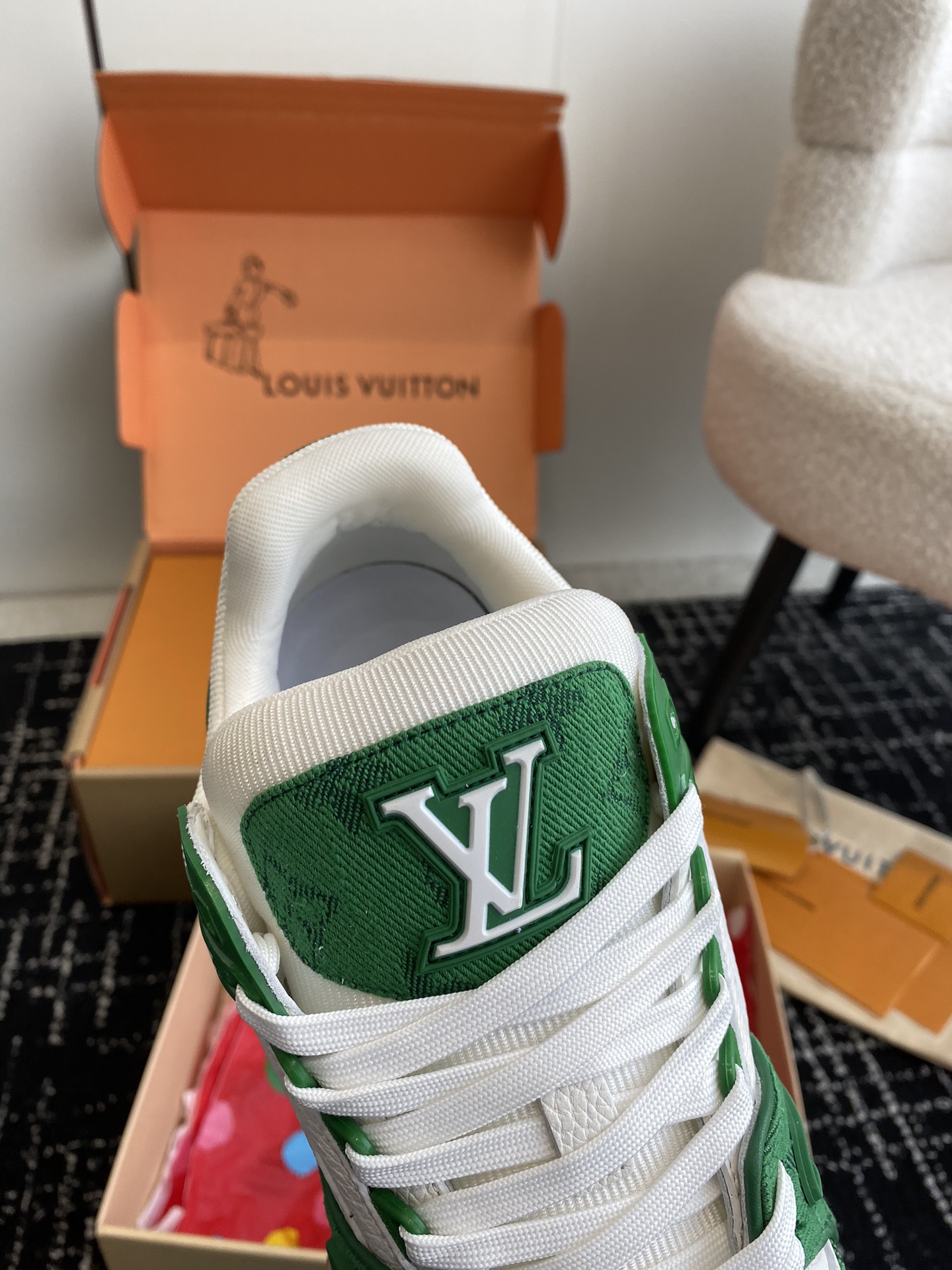 代购级
Louis Vuitton 驴家的爆款！trainer板鞋，每个人都必须入的款，绝不后悔！

超