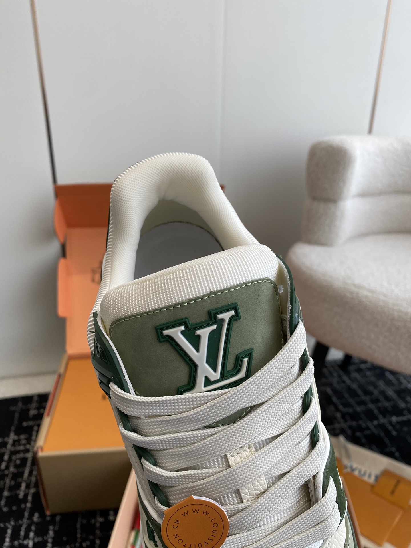代购级
Louis Vuitton 驴家的爆款！trainer板鞋，每个人都必须入的款，绝不后悔！

超
