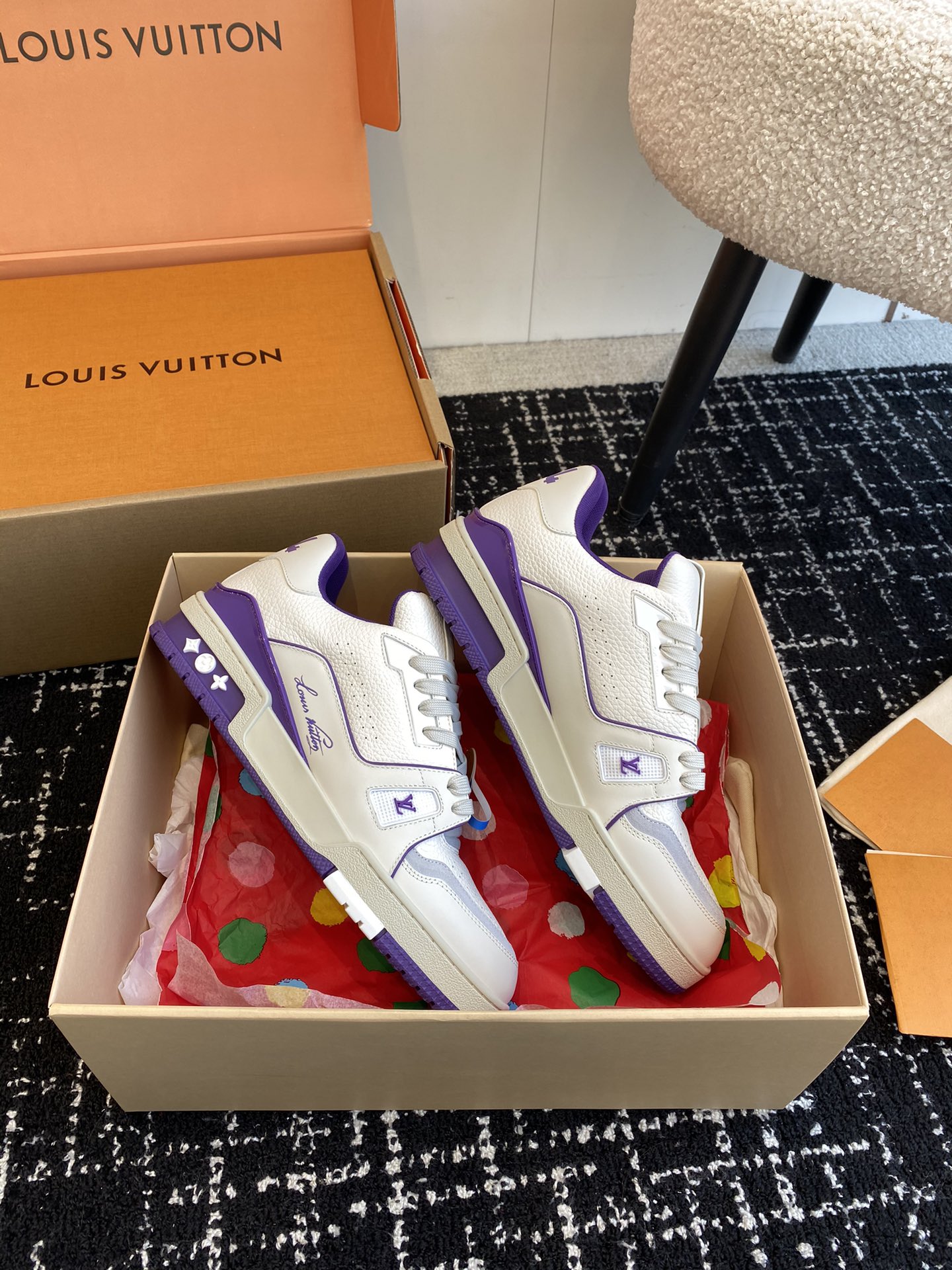 代购级
Louis Vuitton 驴家的爆款！trainer板鞋，每个人都必须入的款，绝不后悔！

超