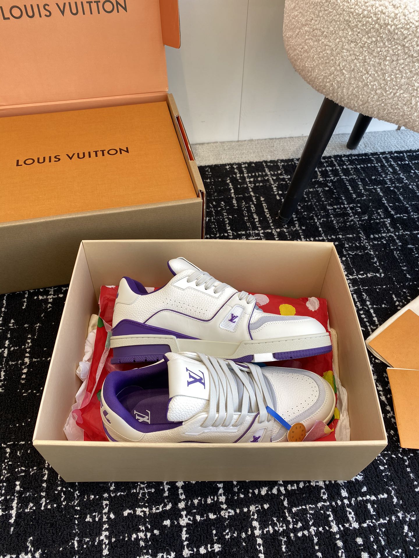 代购级
Louis Vuitton 驴家的爆款！trainer板鞋，每个人都必须入的款，绝不后悔！

超