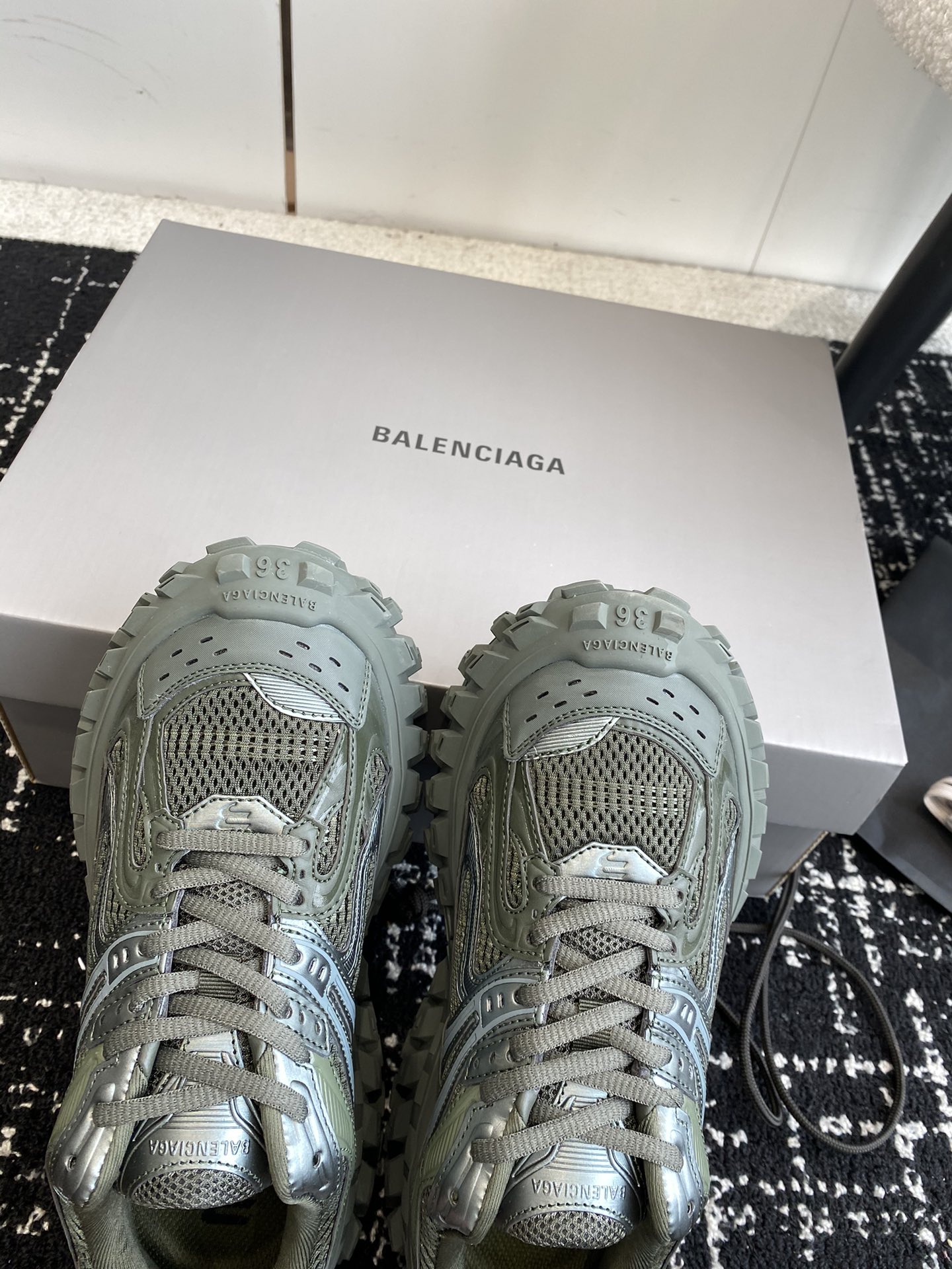 BalenciagaDefender巴黎世家墨绿轮胎鞋做旧原厂原档案开发原盒原标原厂鞋楦打造出原汁原味版