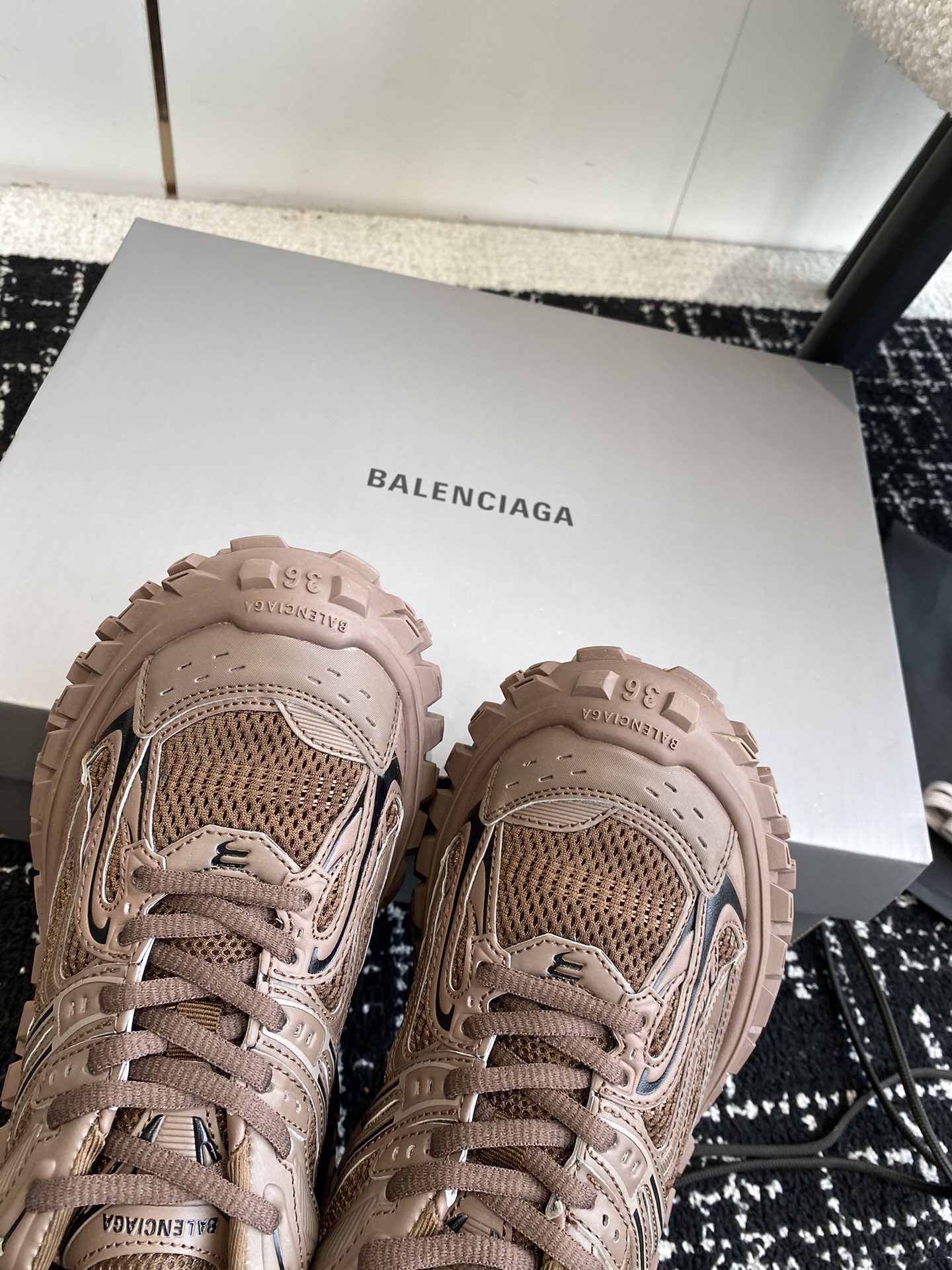 BalenciagaDefender巴黎世家墨绿轮胎鞋做旧原厂原档案开发原盒原标原厂鞋楦打造出原汁原味版