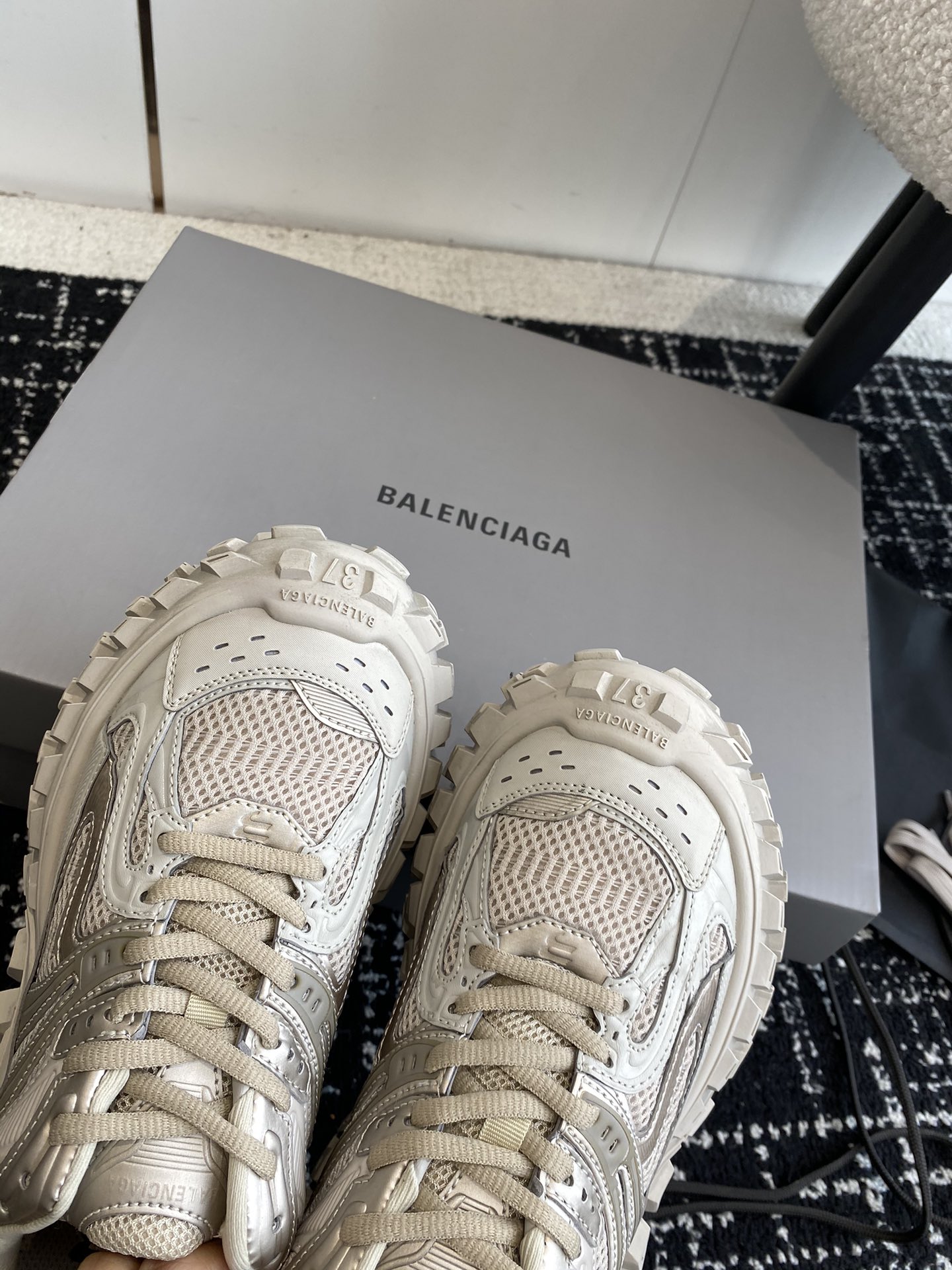 BalenciagaDefender巴黎世家墨绿轮胎鞋做旧原厂原档案开发原盒原标原厂鞋楦打造出原汁原味版