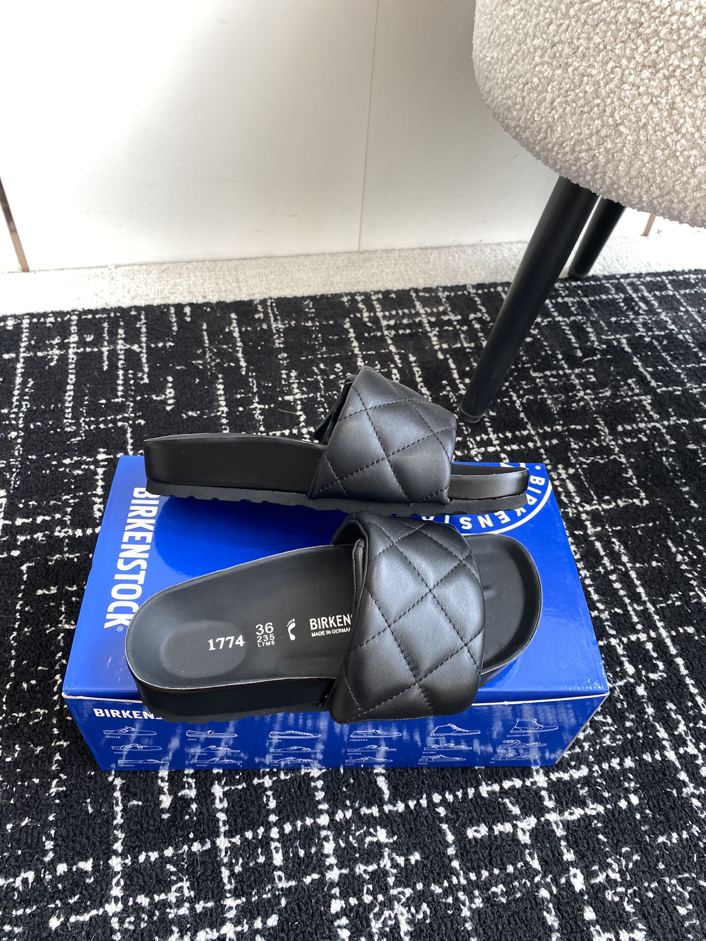 BIRKENSTOCK24ss电绣拖鞋产品全面升级底床更舒服垫脚皮全部机器压贴上去的细节效果做到更好对标