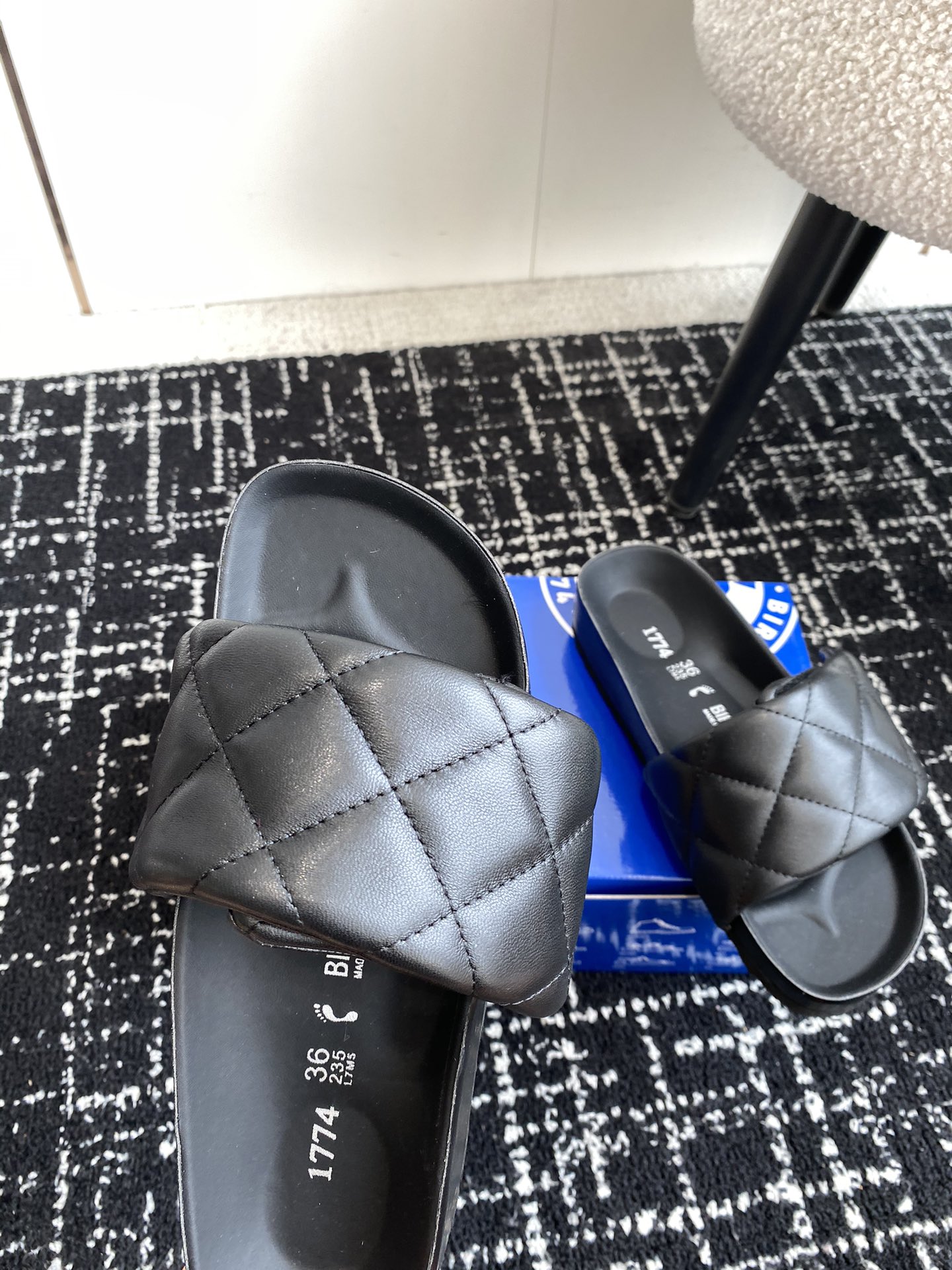 BIRKENSTOCK24ss电绣拖鞋产品全面升级底床更舒服垫脚皮全部机器压贴上去的细节效果做到更好对标