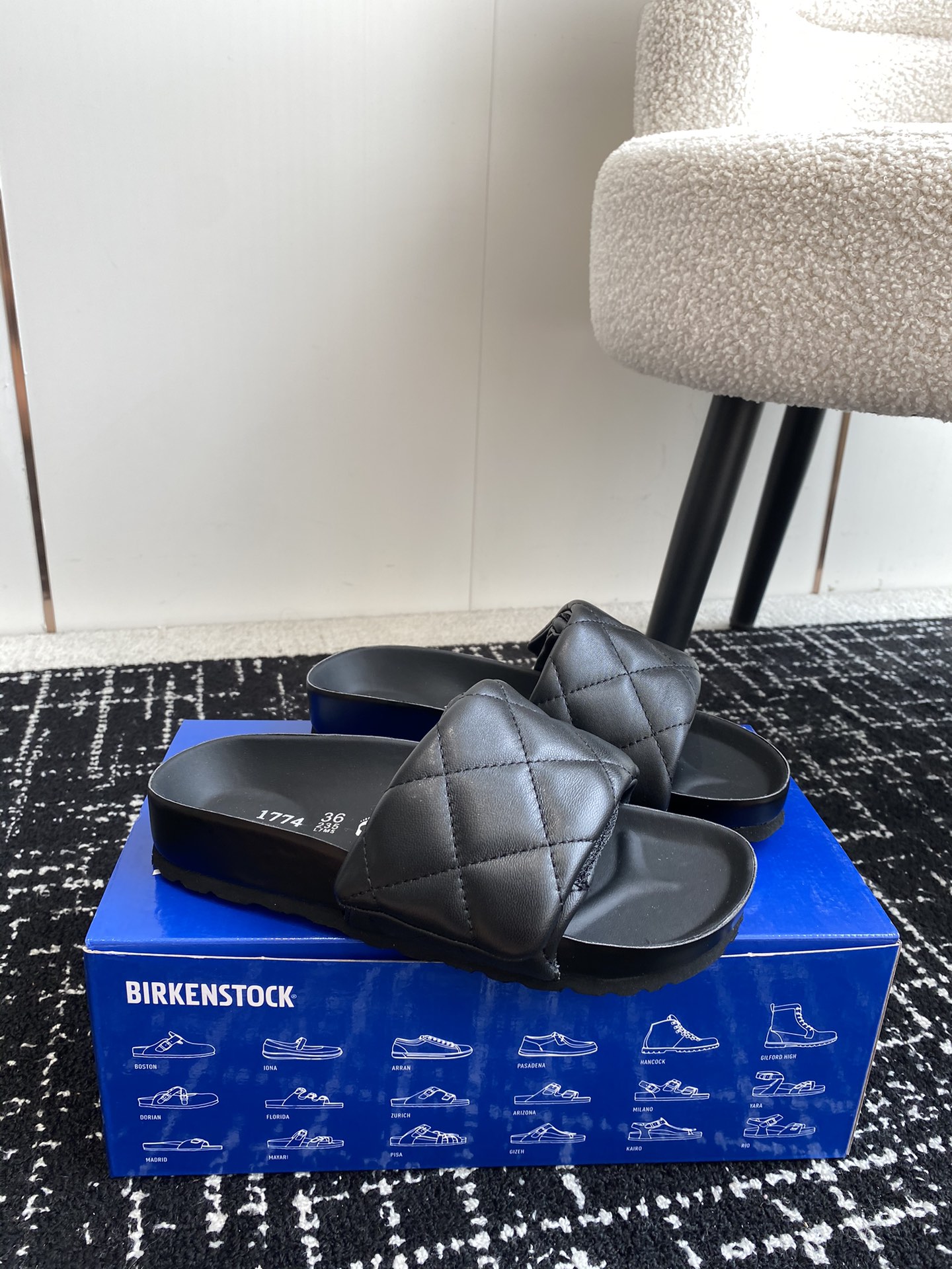 BIRKENSTOCK24ss电绣拖鞋产品全面升级底床更舒服垫脚皮全部机器压贴上去的细节效果做到更好对标