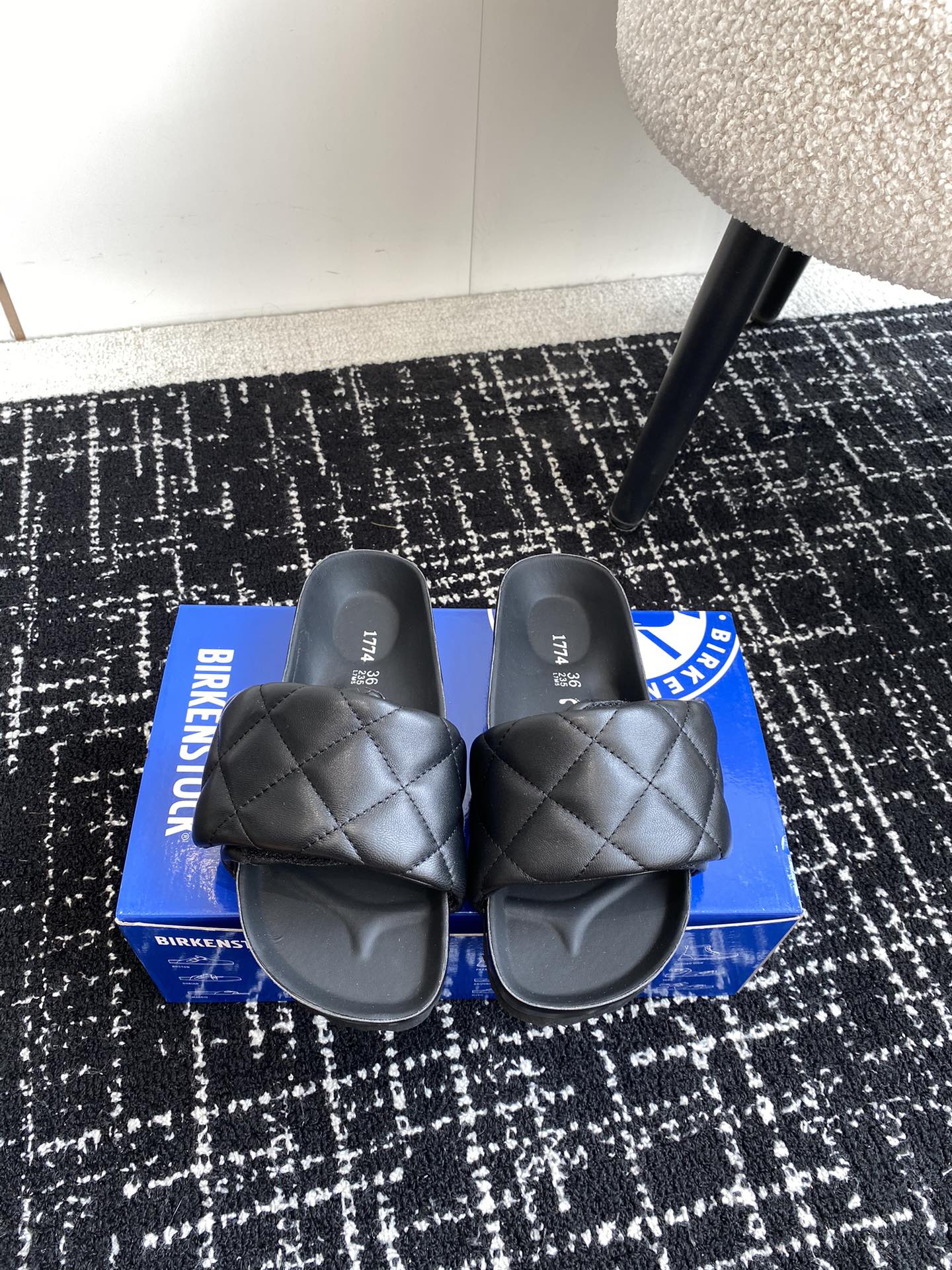 BIRKENSTOCK24ss电绣拖鞋产品全面升级底床更舒服垫脚皮全部机器压贴上去的细节效果做到更好对标