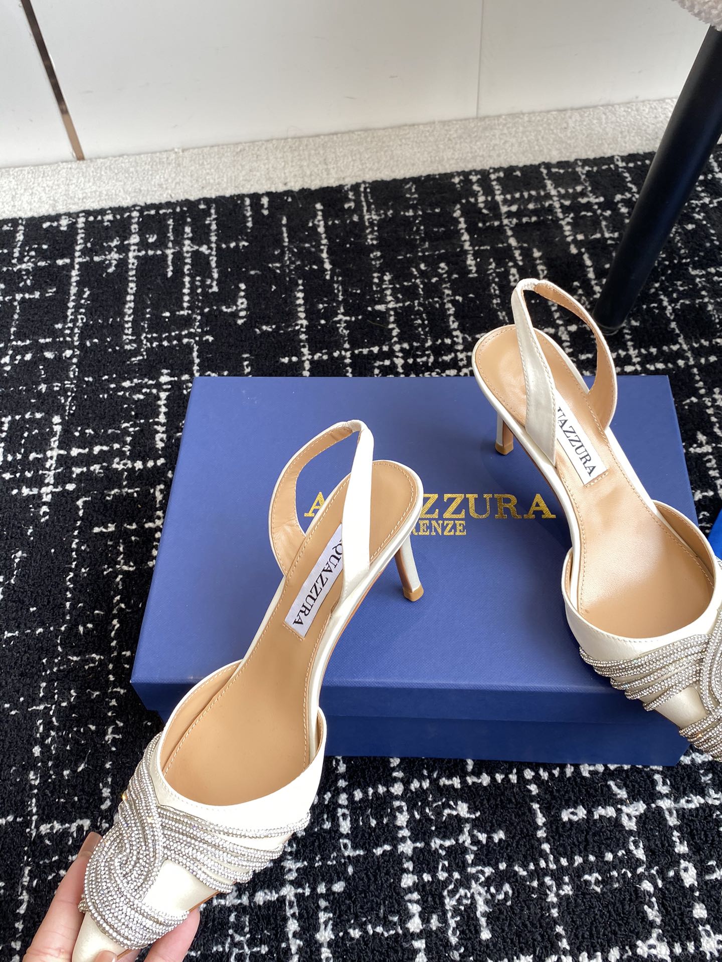 Aquazzura24ss惊艳火爆款菠萝王室贵族的钟爱雍容华贵气质高雅到手如图柜级品质进口真丝pvc透明