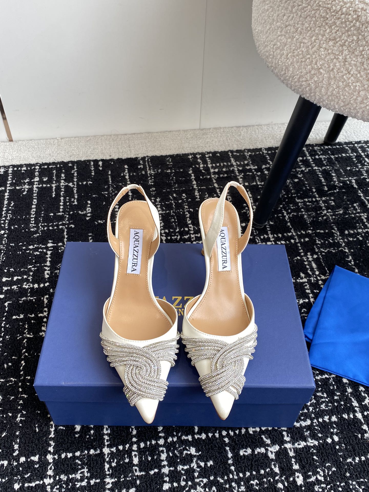 Aquazzura24ss惊艳火爆款菠萝王室贵族的钟爱雍容华贵气质高雅到手如图柜级品质进口真丝pvc透明