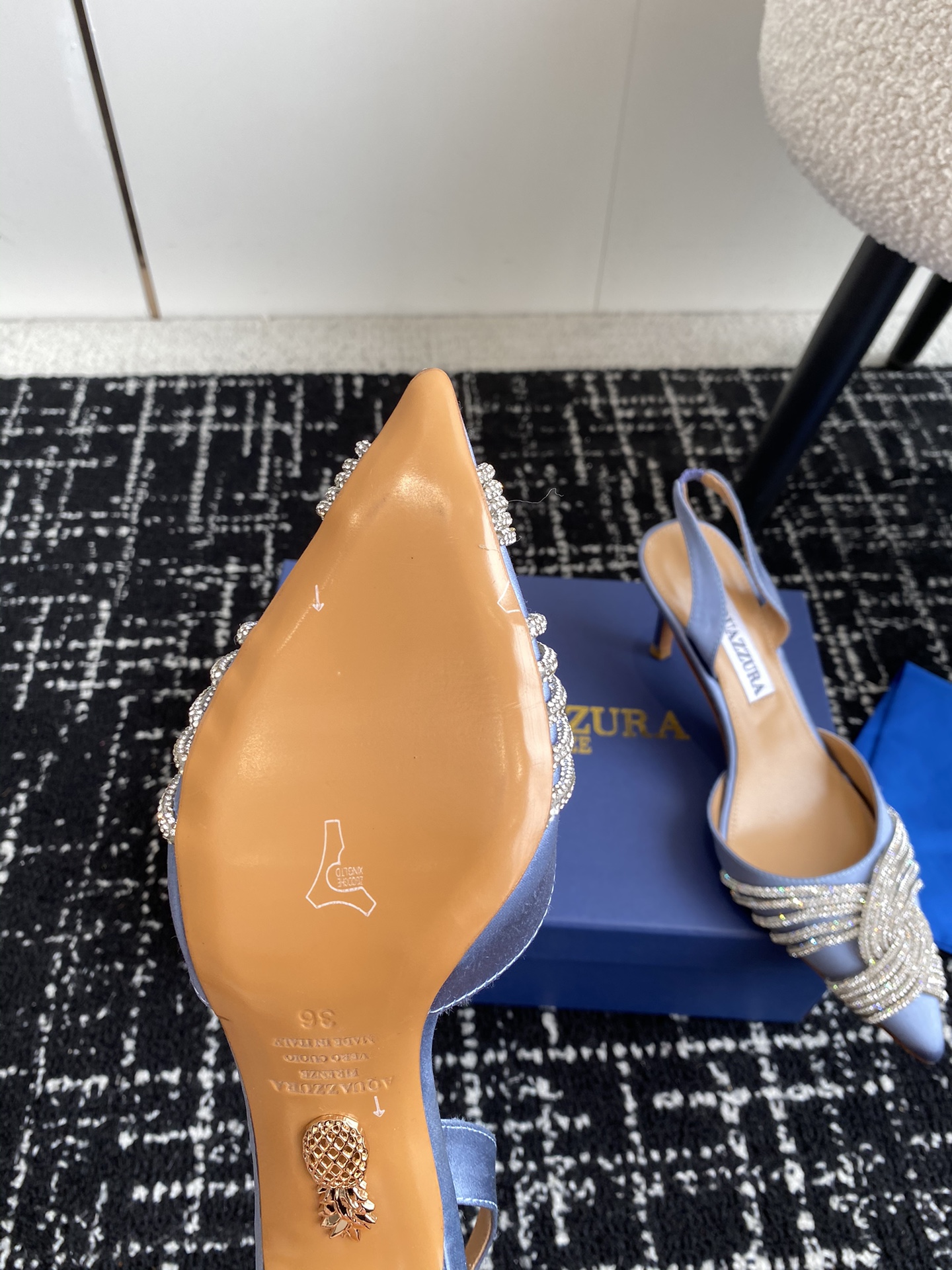 Aquazzura24ss惊艳火爆款菠萝王室贵族的钟爱雍容华贵气质高雅到手如图柜级品质进口真丝pvc透明