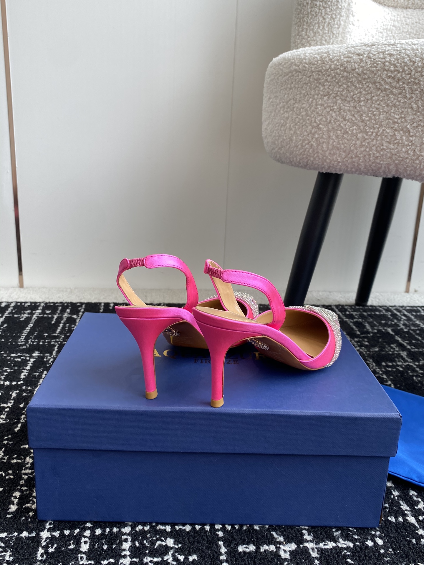 Aquazzura24ss惊艳火爆款菠萝王室贵族的钟爱雍容华贵气质高雅到手如图柜级品质进口真丝pvc透明