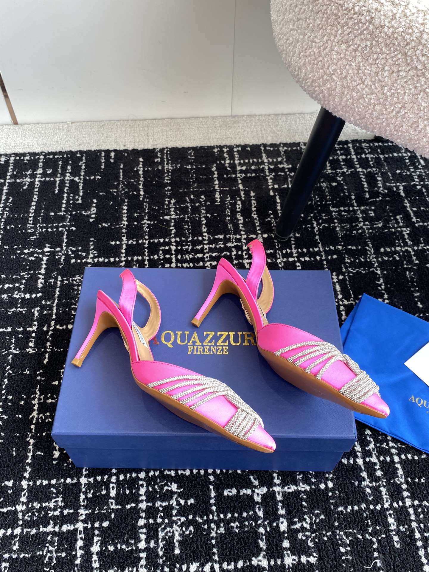 Aquazzura24ss惊艳火爆款菠萝王室贵族的钟爱雍容华贵气质高雅到手如图柜级品质进口真丝pvc透明