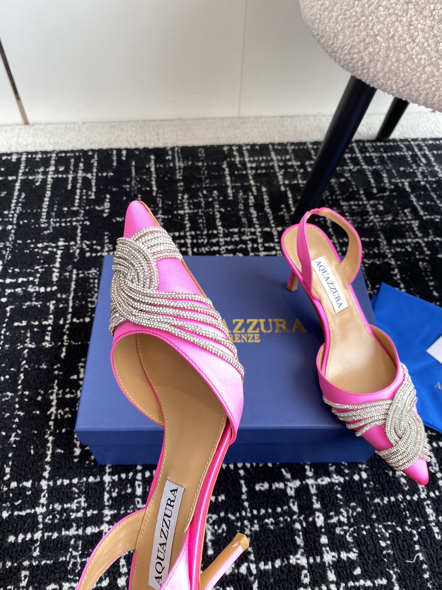 Aquazzura24ss惊艳火爆款菠萝王室贵族的钟爱雍容华贵气质高雅到手如图柜级品质进口真丝pvc透明