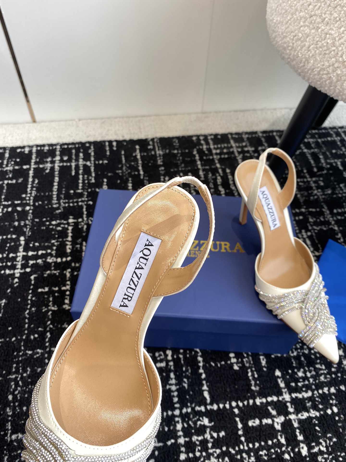 Aquazzura24ss惊艳火爆款菠萝王室贵族的钟爱雍容华贵气质高雅到手如图柜级品质进口真丝pvc透明